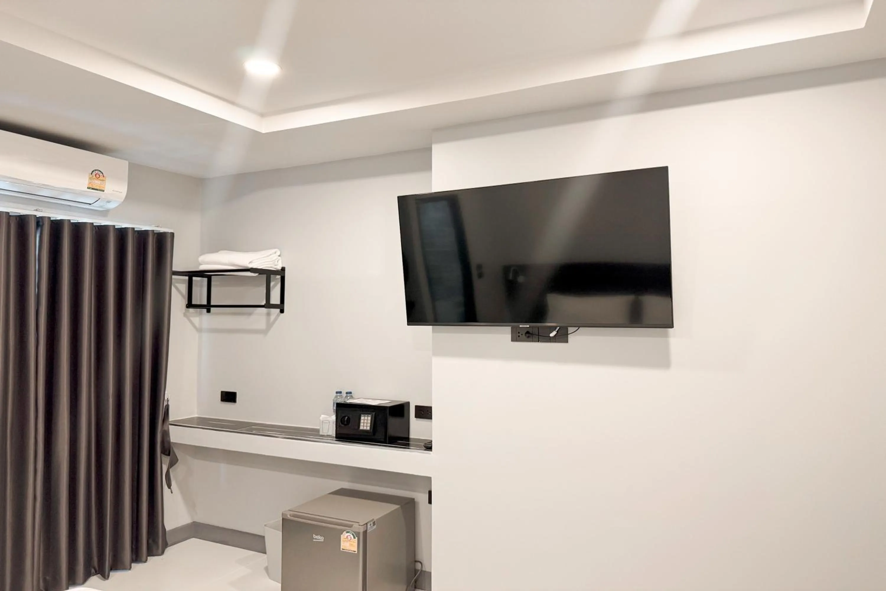 TV and multimedia in Smith Hotel