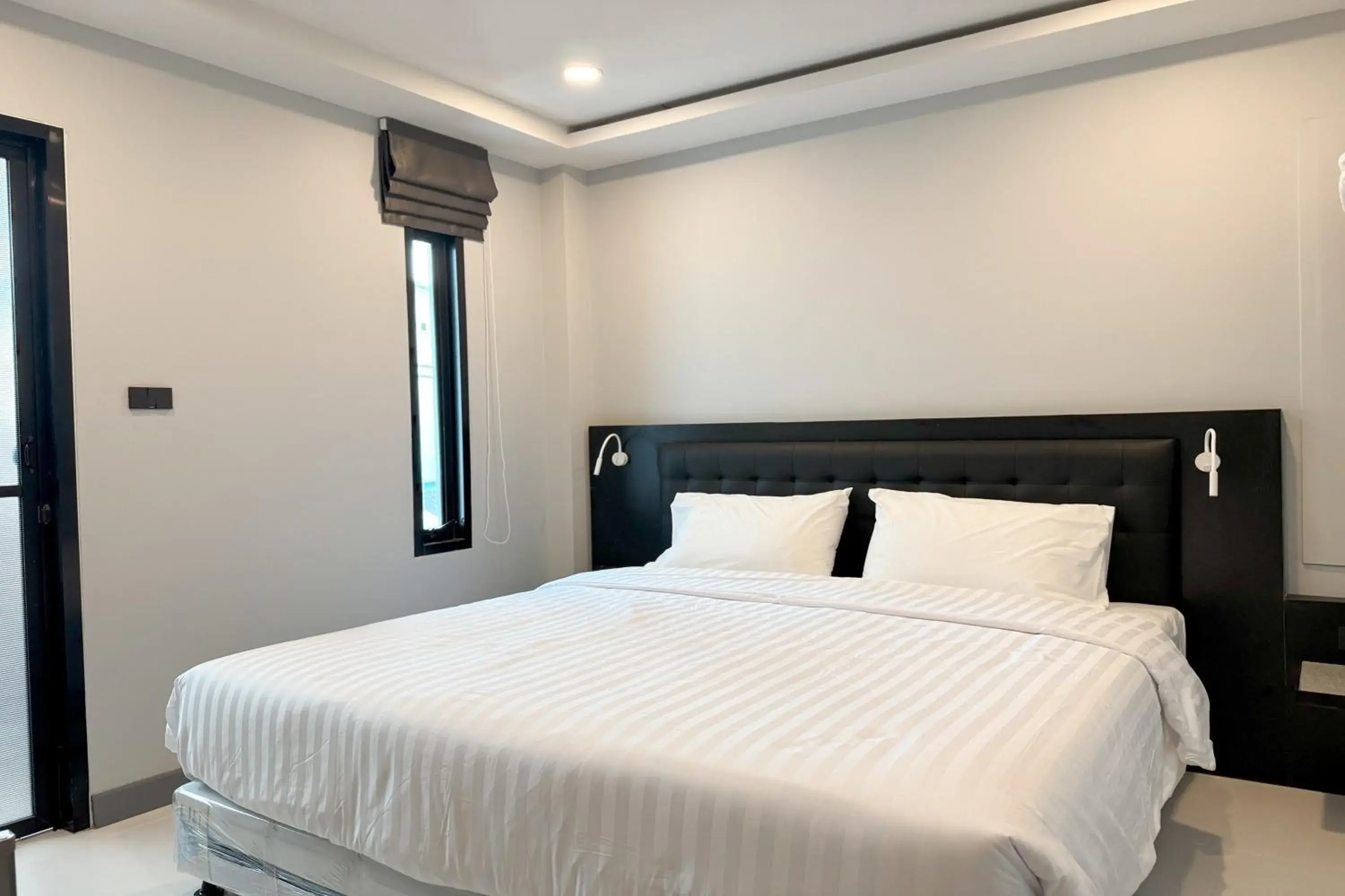 Bedroom, Bed in Smith Hotel Bedroom, Bed in Smith Hotel