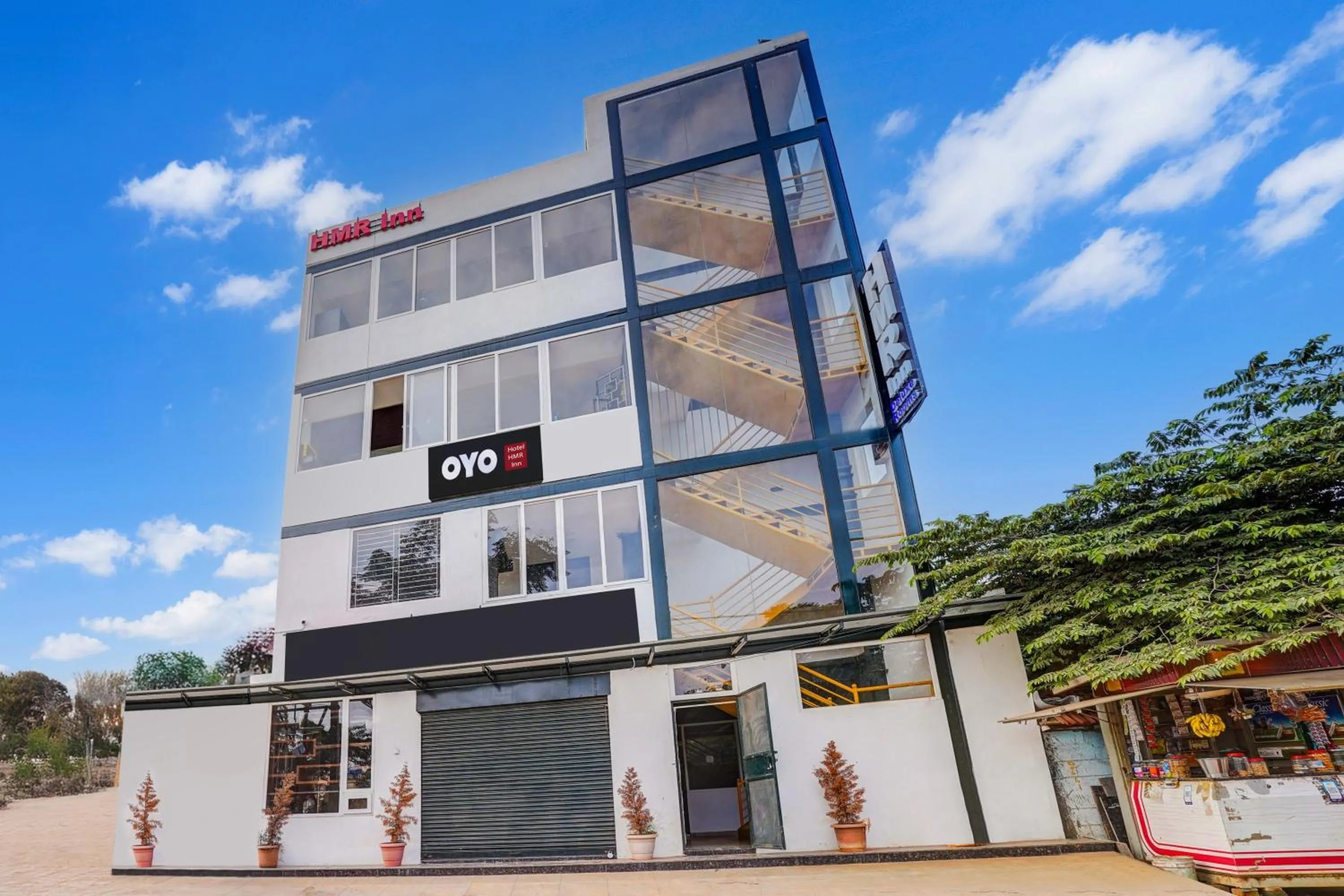 Facade/entrance in Super Hotel O HMR Inn