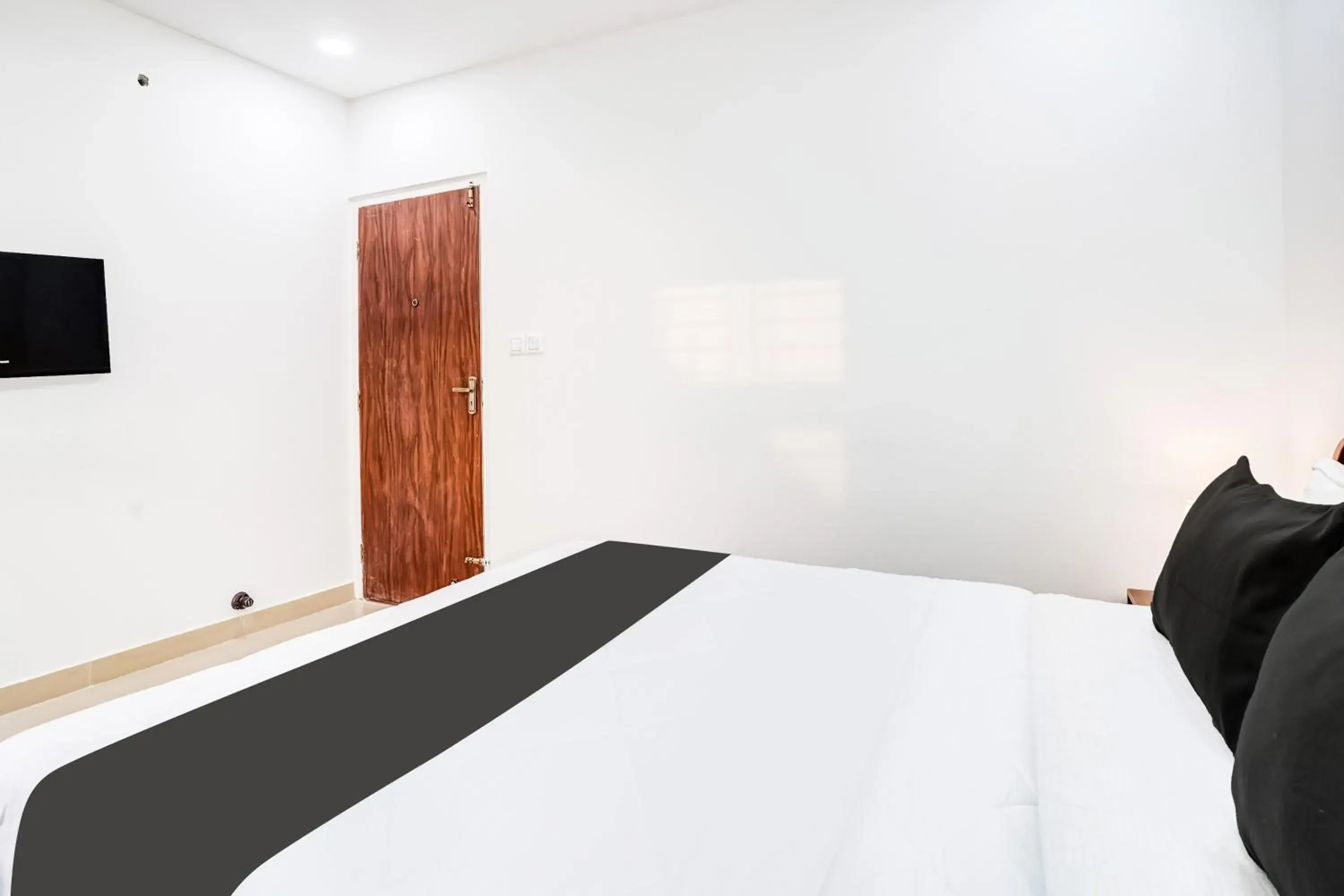 Bedroom, Bed in Hotel O HMR Inn Bedroom, Bed in Hotel O HMR Inn