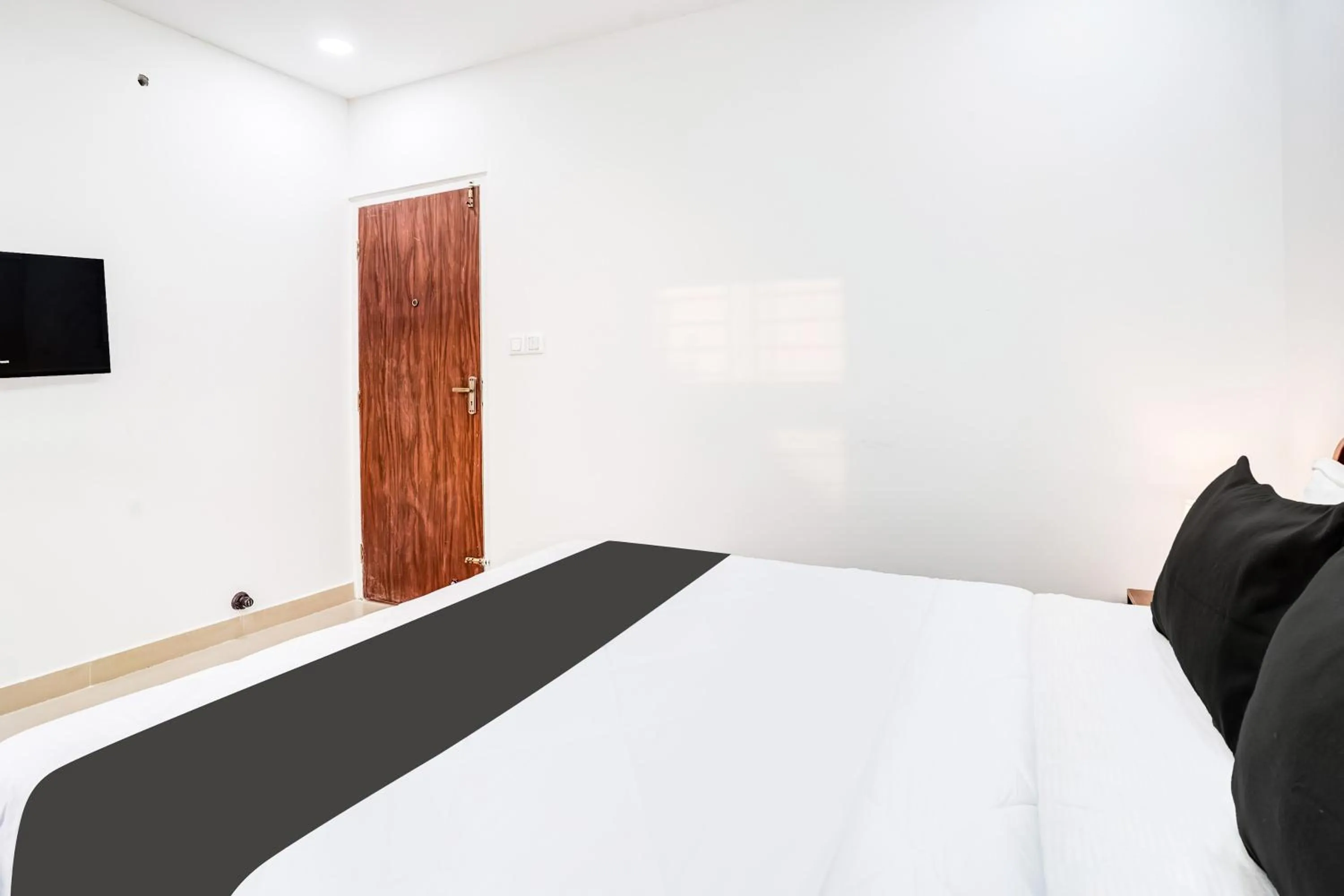 Bedroom, Bed in Super Hotel O HMR Inn