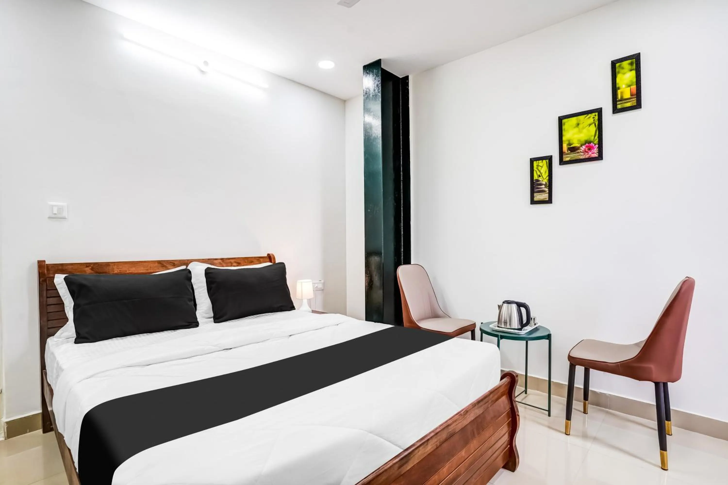 Bedroom, Bed in Super Hotel O HMR Inn