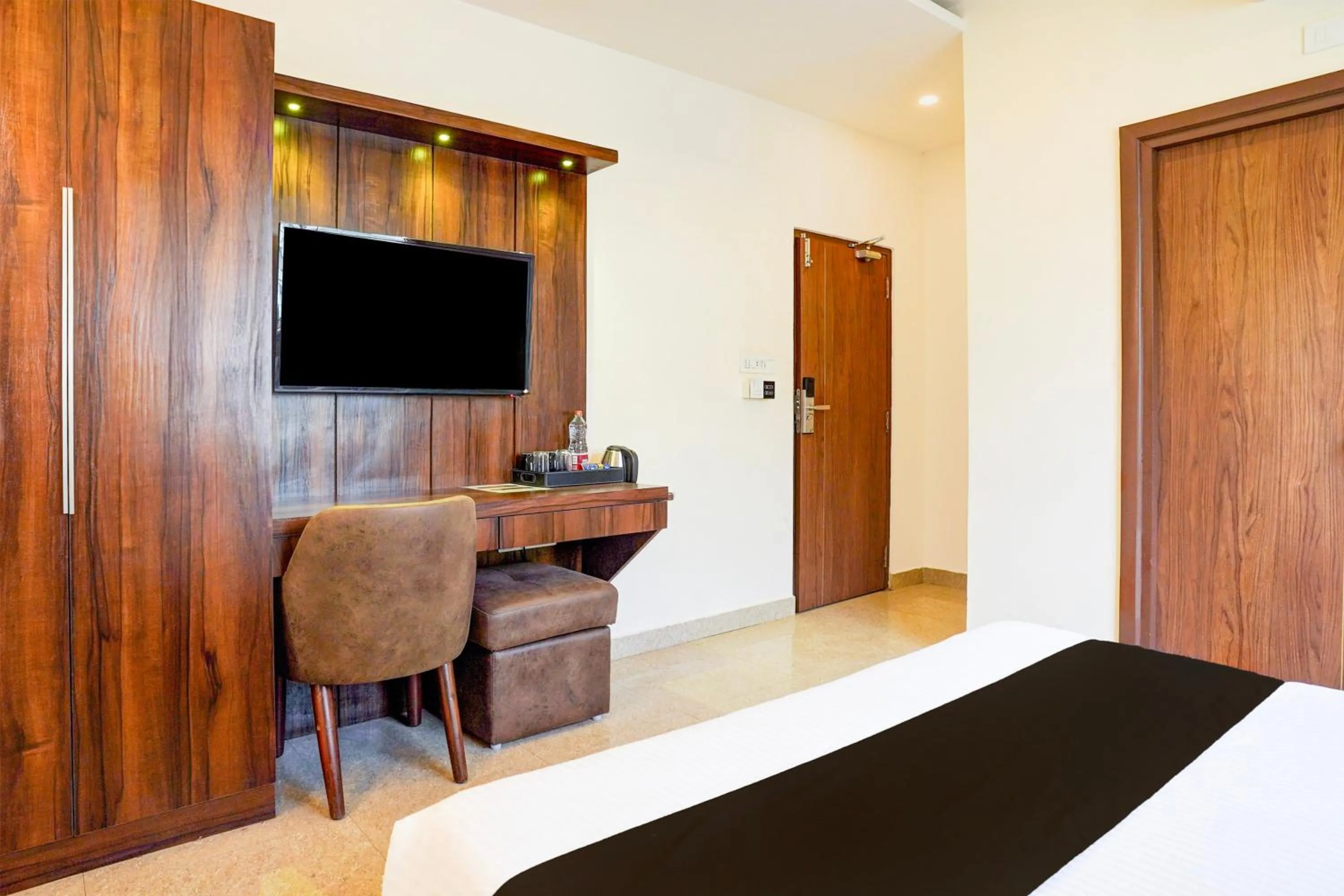 Bedroom, Bed in Super Hotel O Coastal Grand Hotel and Resorts