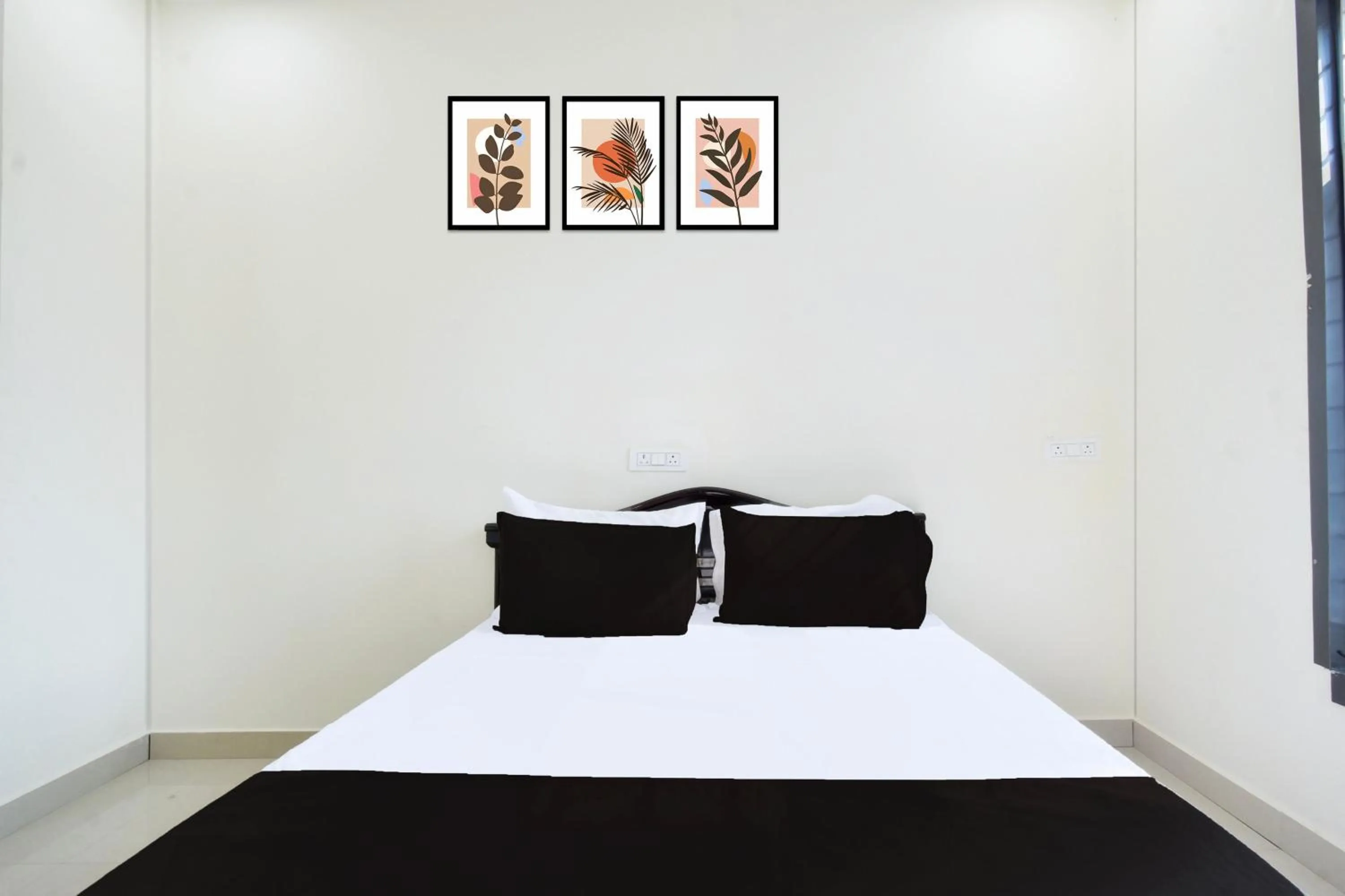 Bedroom, Bed in HOTEL RKS Near by Narsingi