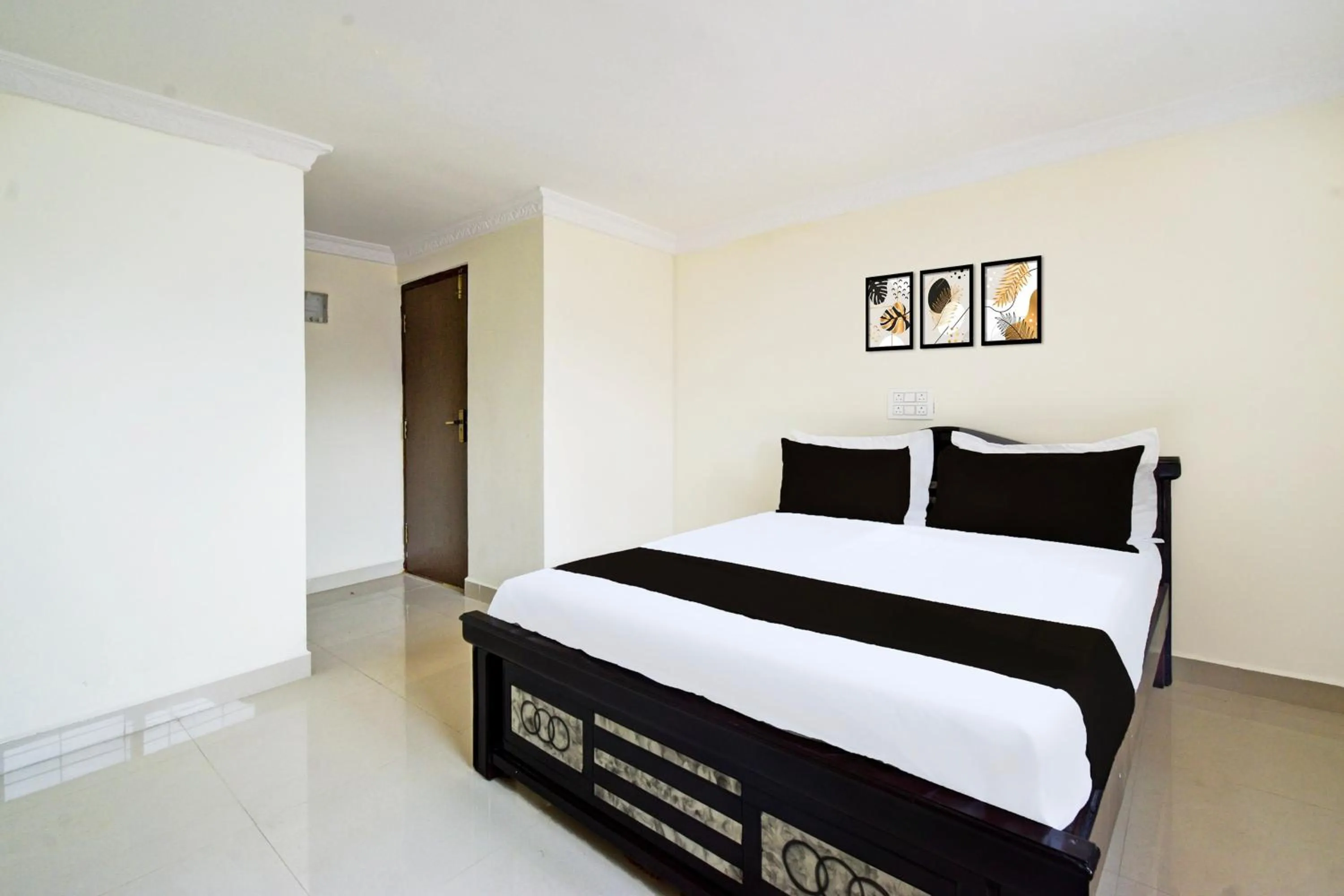 Bedroom, Bed in HOTEL RKS Near by Narsingi