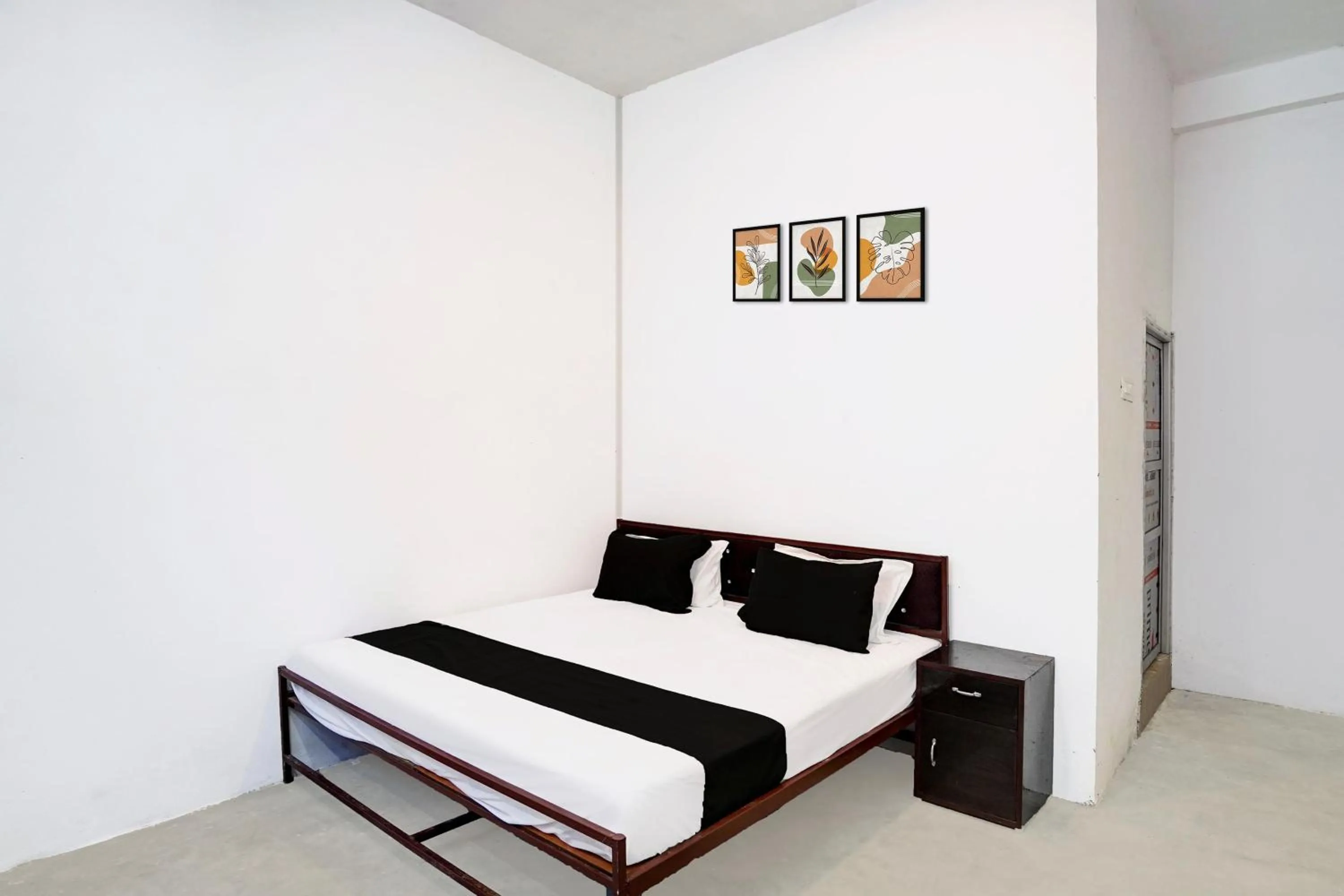 Bedroom, Bed in SPOT ON by OYO Hotel Lakshya Ghatampur