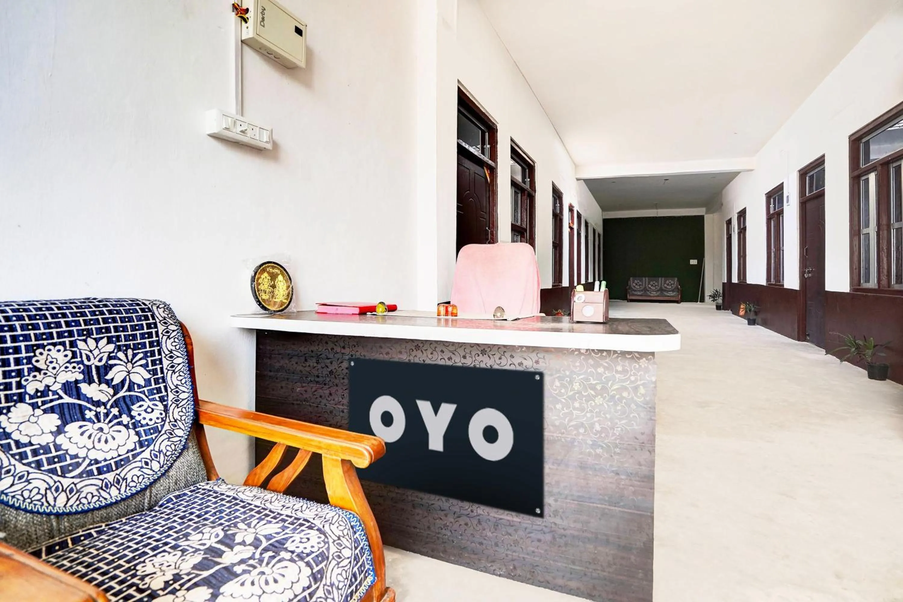 Lobby or reception in SPOT ON by OYO Hotel Lakshya Ghatampur