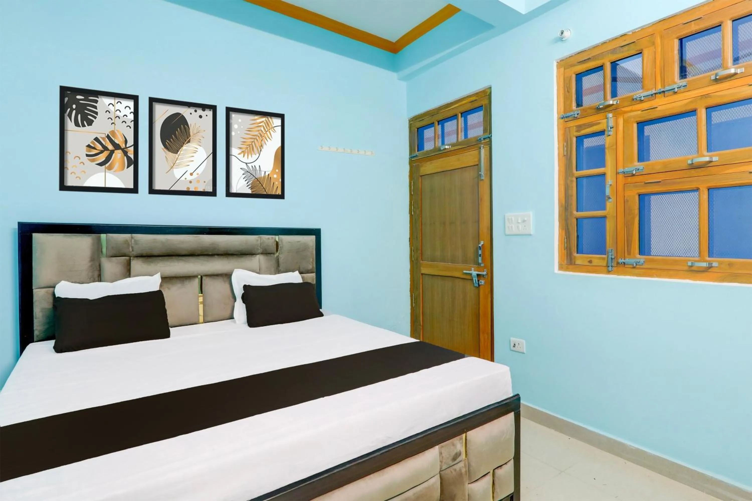 Lobby or reception, Bed in Hotel O SK