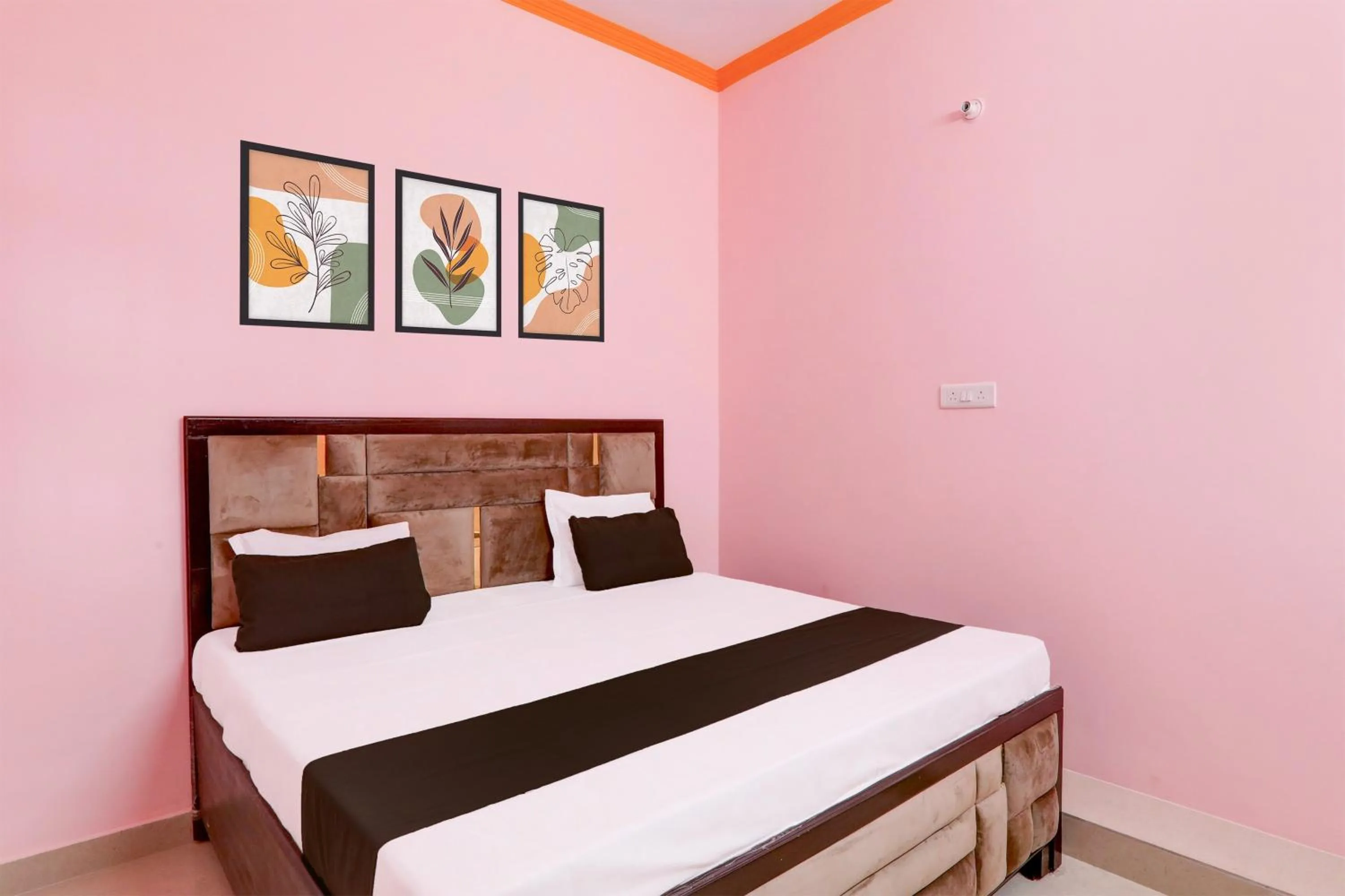 Bedroom, Bed in Hotel O SK