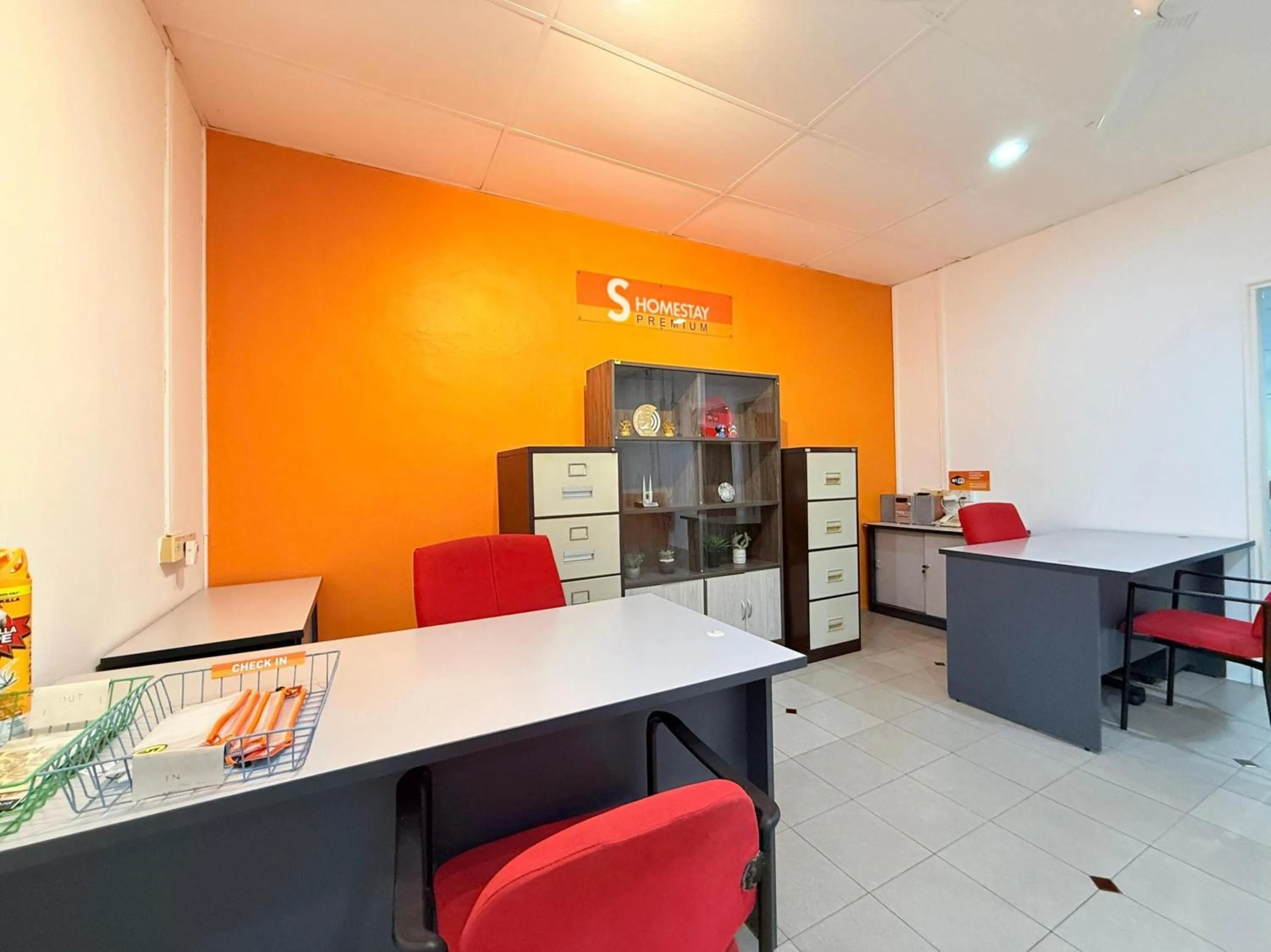 Lobby or reception in Hotel O S Homestay Premium