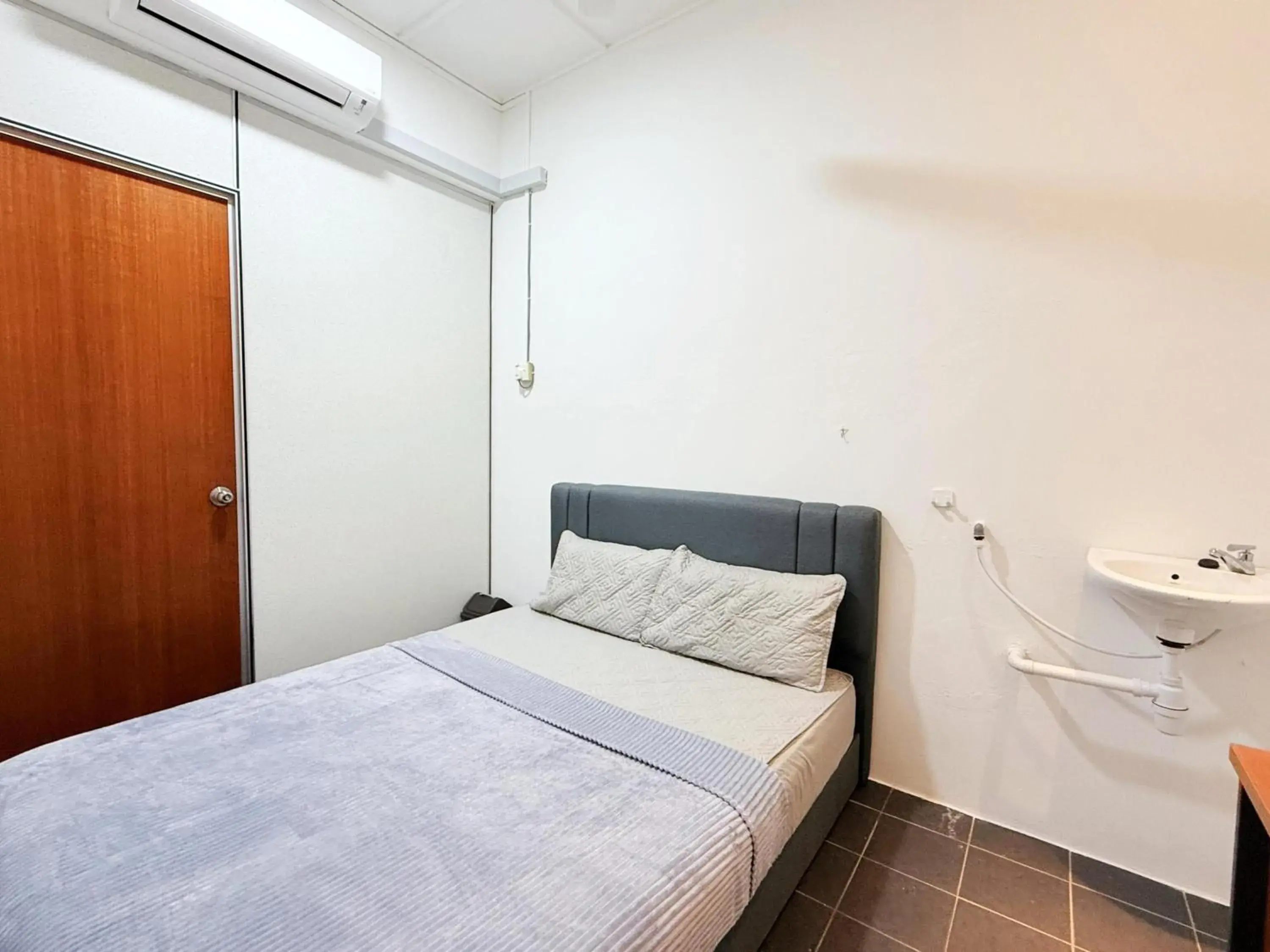 Deluxe Double Room - single occupancy in Hotel O S Homestay Premium Deluxe Double Room - single occupancy in Hotel O S Homestay Premium