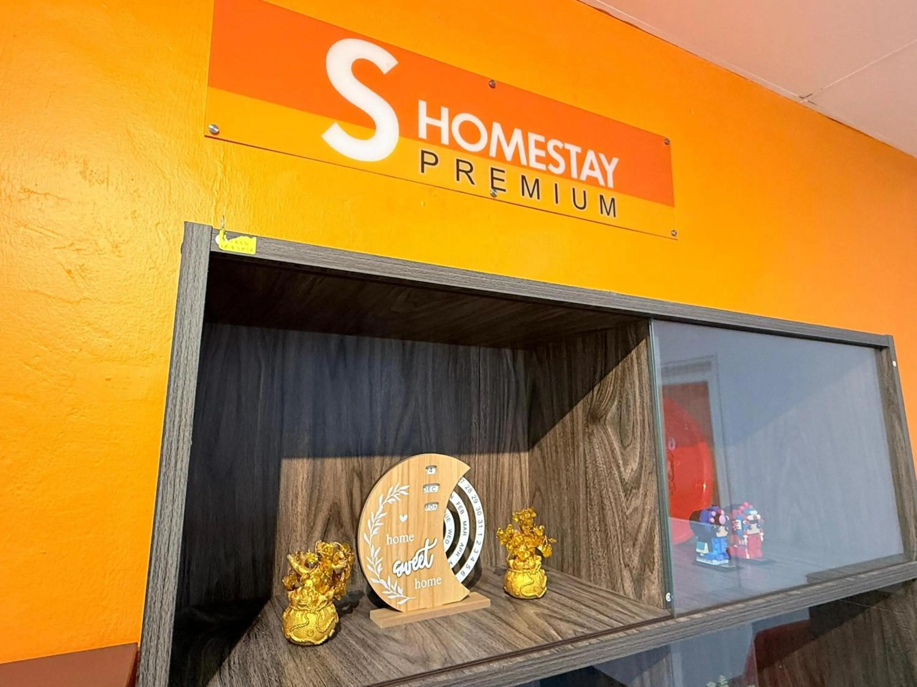 Lobby or reception in Hotel O S Homestay Premium