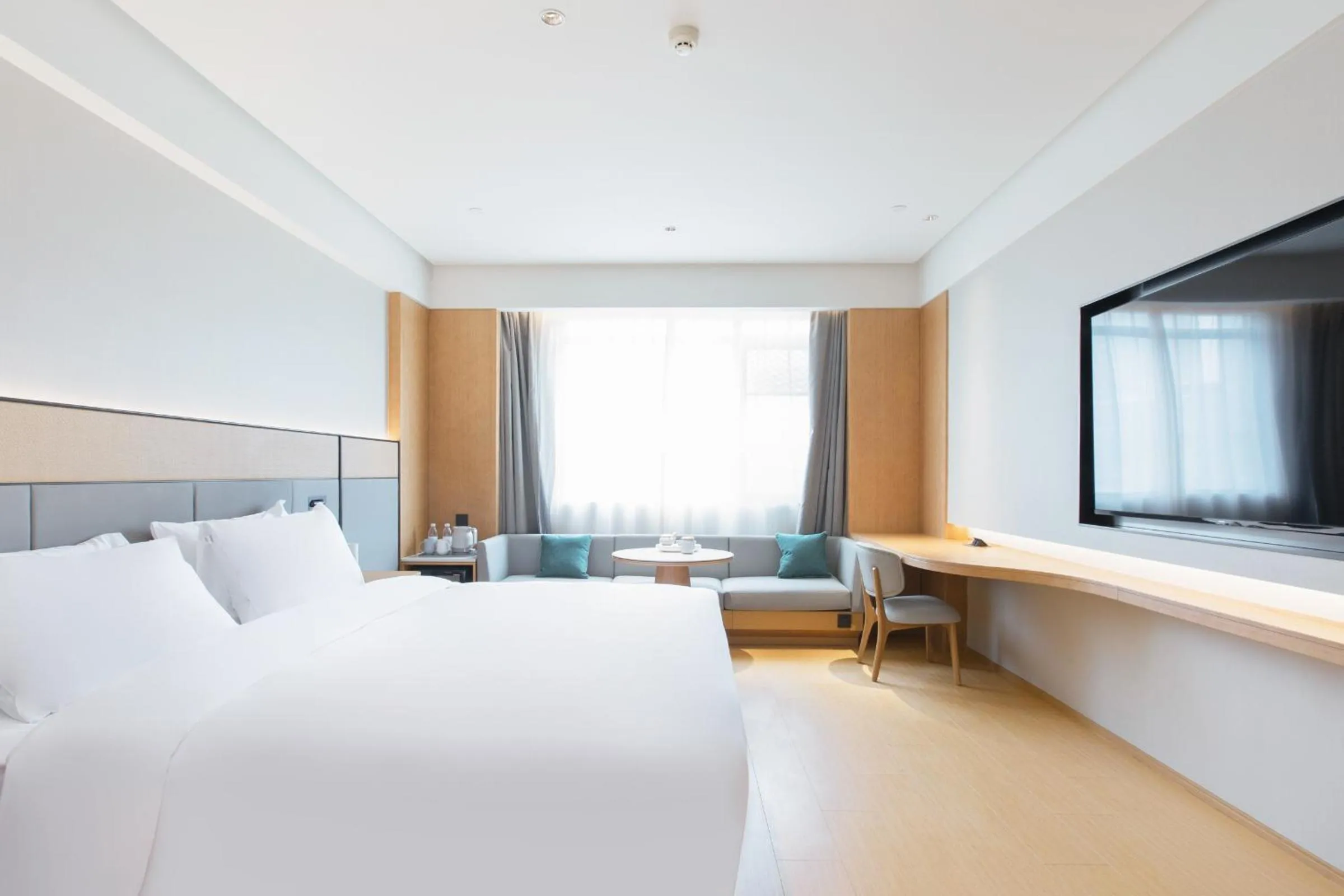 Business Double Room with Gym Access in JI Hotel Wuhan Baishazhou Hongshan Vanke Plaza Branch