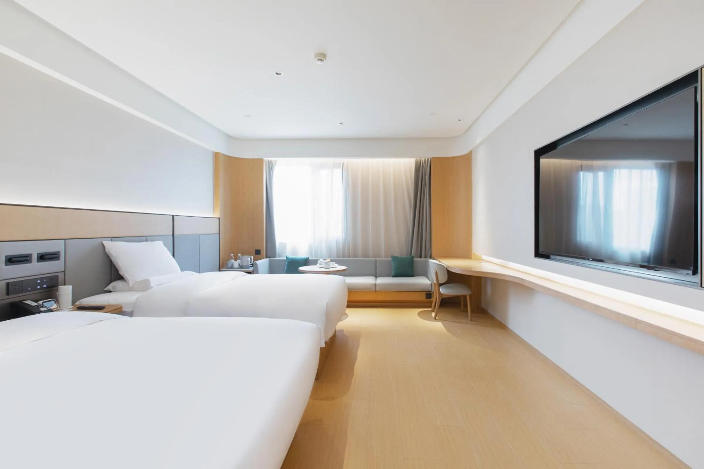 Superior Twin Room with City View in JI Hotel Wuhan Baishazhou Hongshan Vanke Plaza Branch