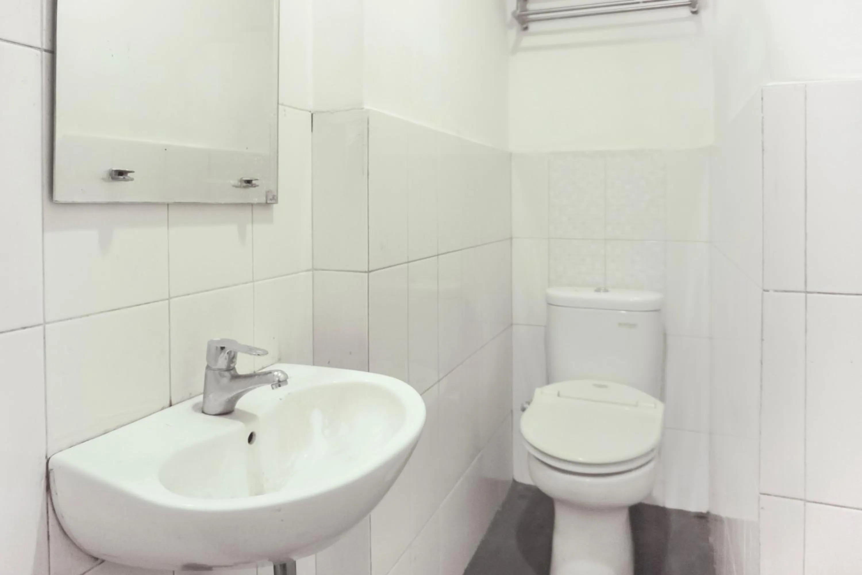 Bathroom in Collection O Bukit Kecil Near Palembang Indah Mall Formerly Hostel 77