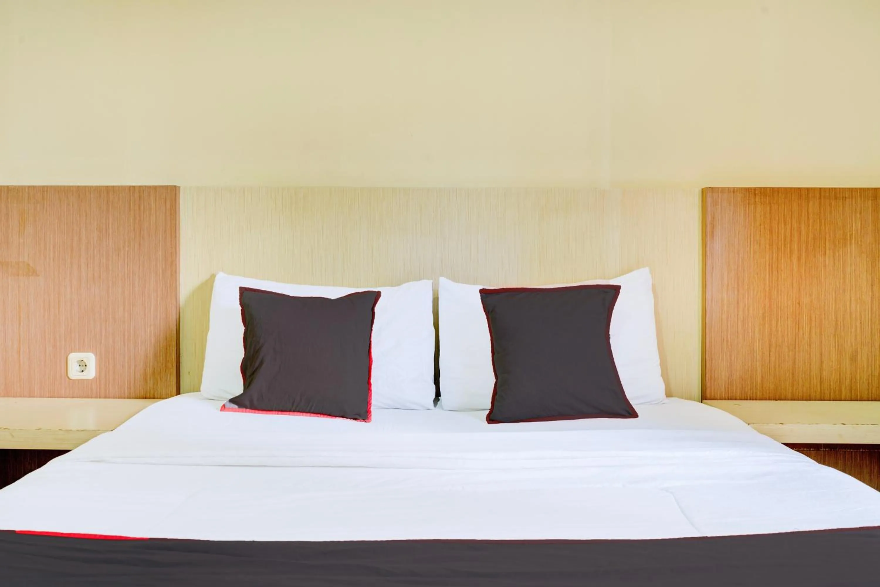 Bedroom in Collection O Cirebon Near Grage Mall Cirebon Formerly Rumah Suka