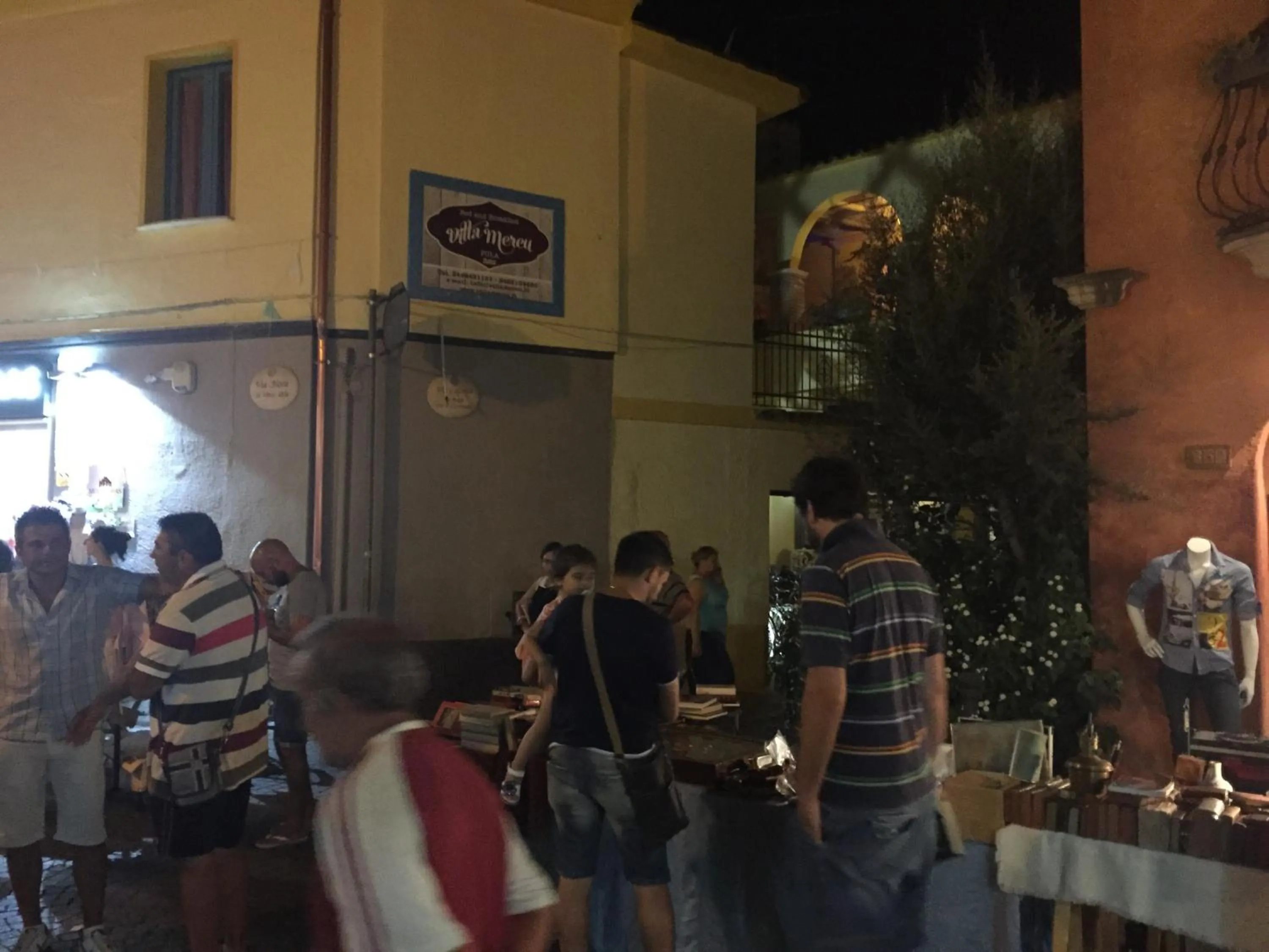 Restaurant/places to eat in Villamereu