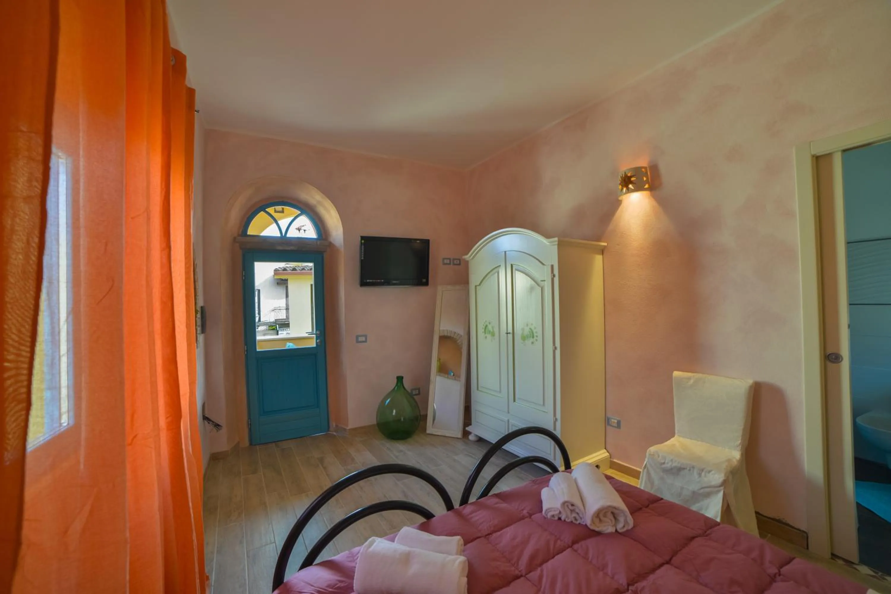 Photo of the whole room, Bed in Villamereu