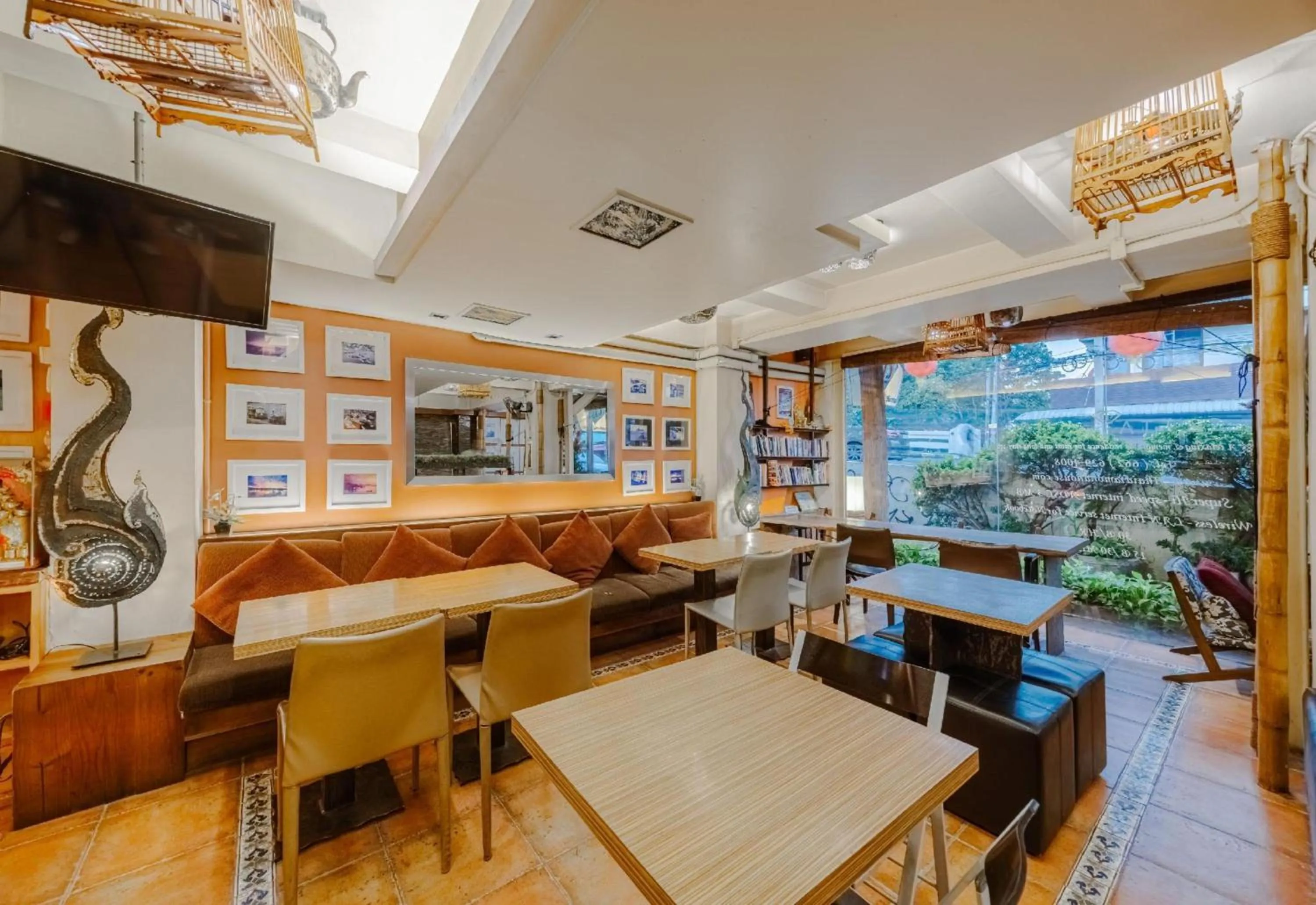 Restaurant/places to eat in Collection O Diamond House Khaosan