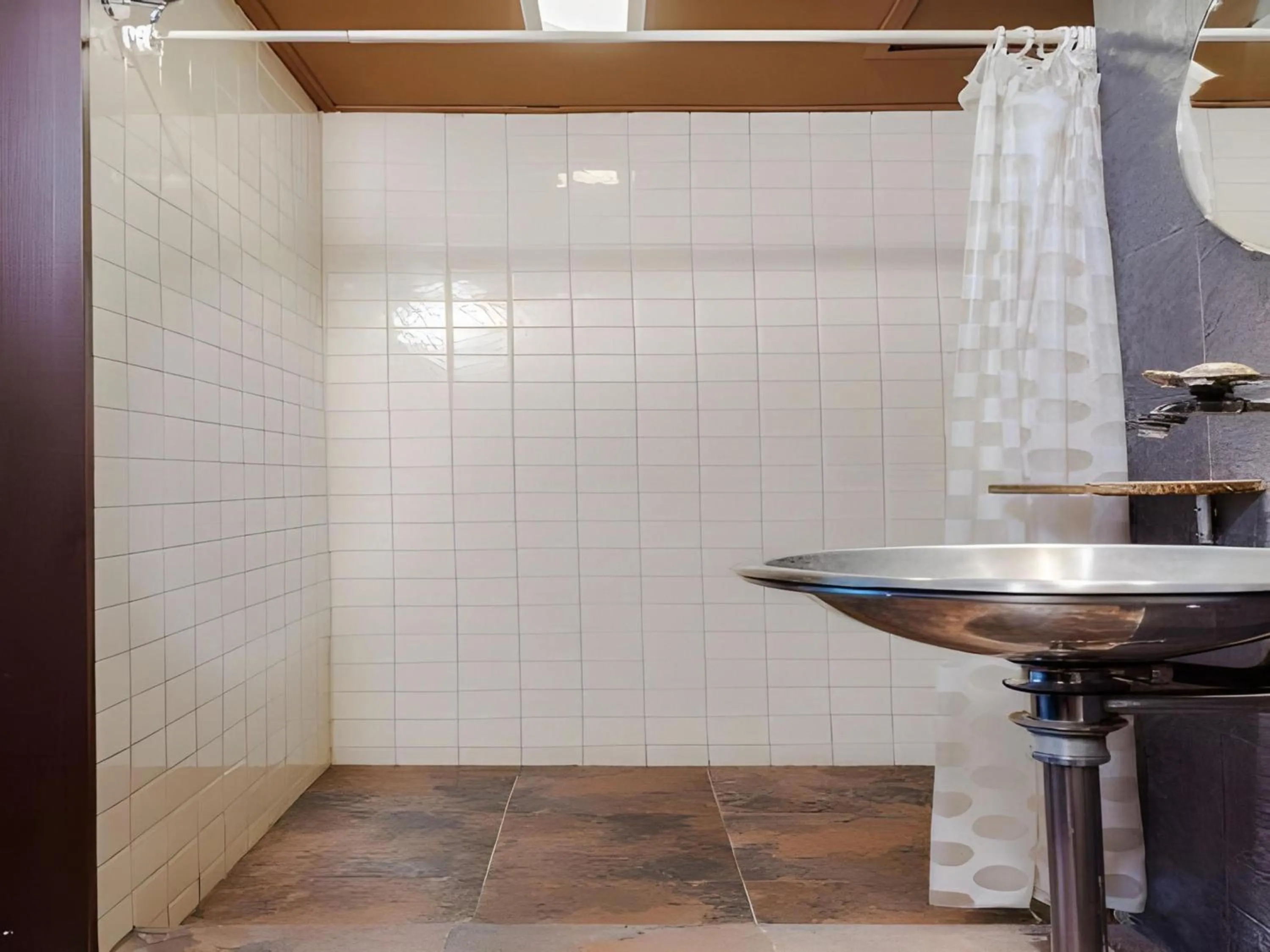 Bathroom in Collection O Diamond House Khaosan