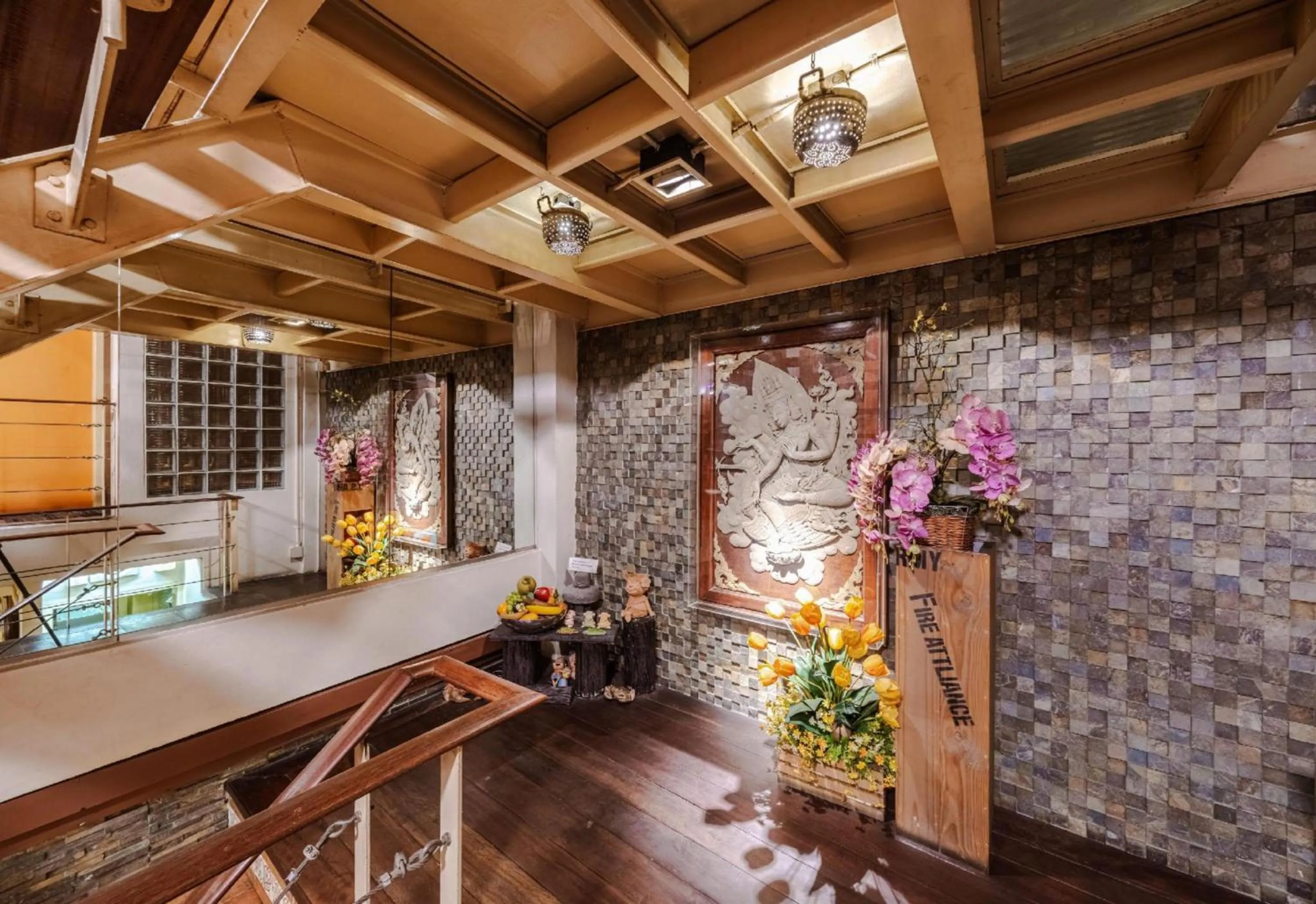 Seating area in Collection O Diamond House Khaosan