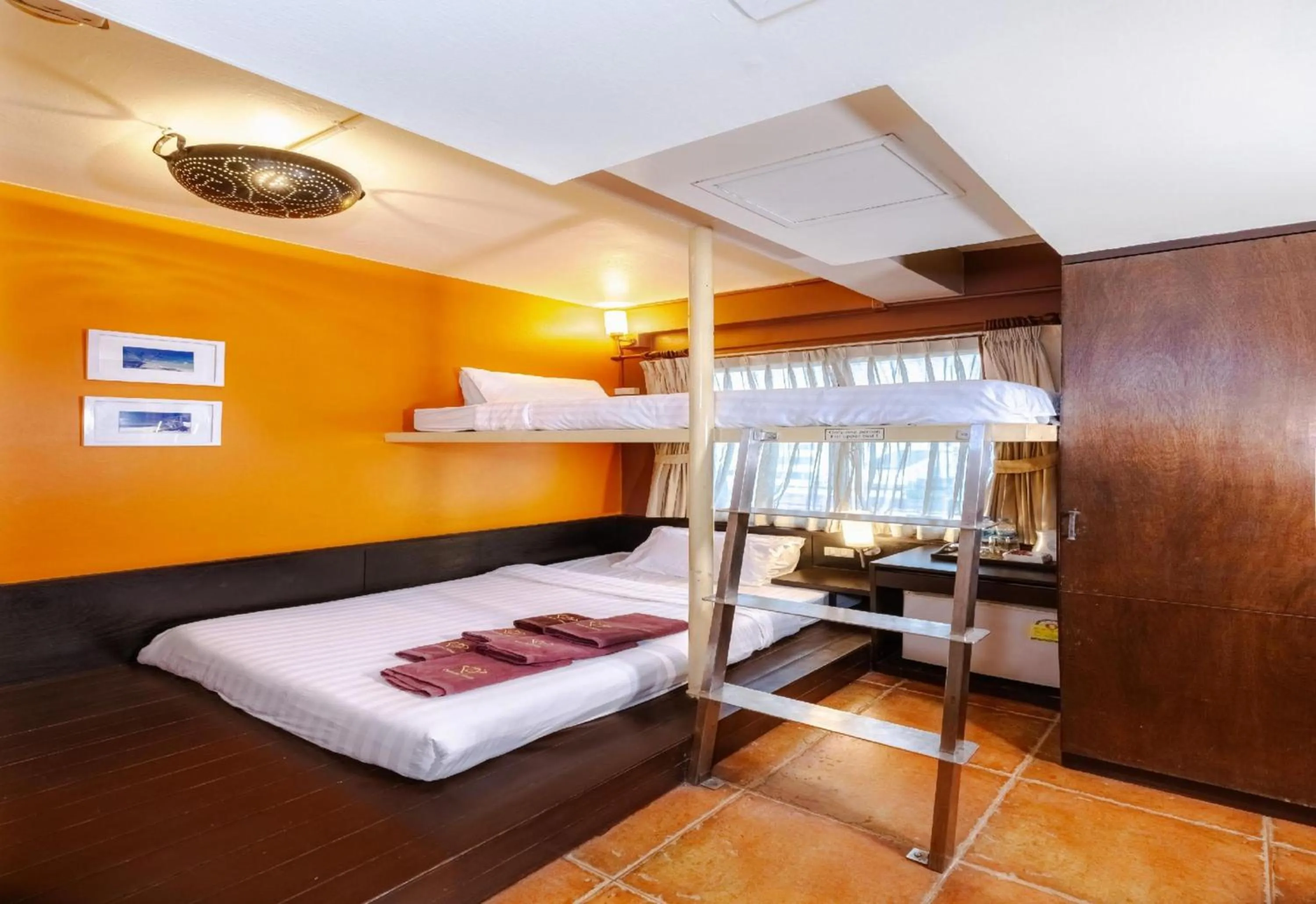 Photo of the whole room, Bed in Collection O Diamond House Khaosan