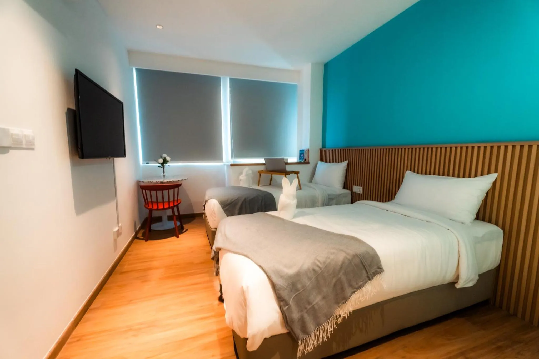 Communal lounge/ TV room, Bed in Upper Hotel Suites KL Sentral