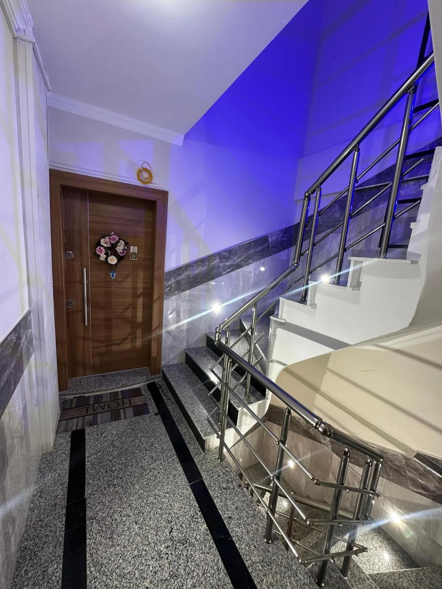 Property building in Mavi Restaurant & Apartments 1