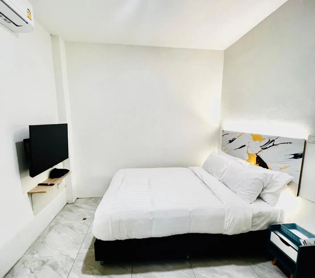 Bed in PJ Hostel & Bar