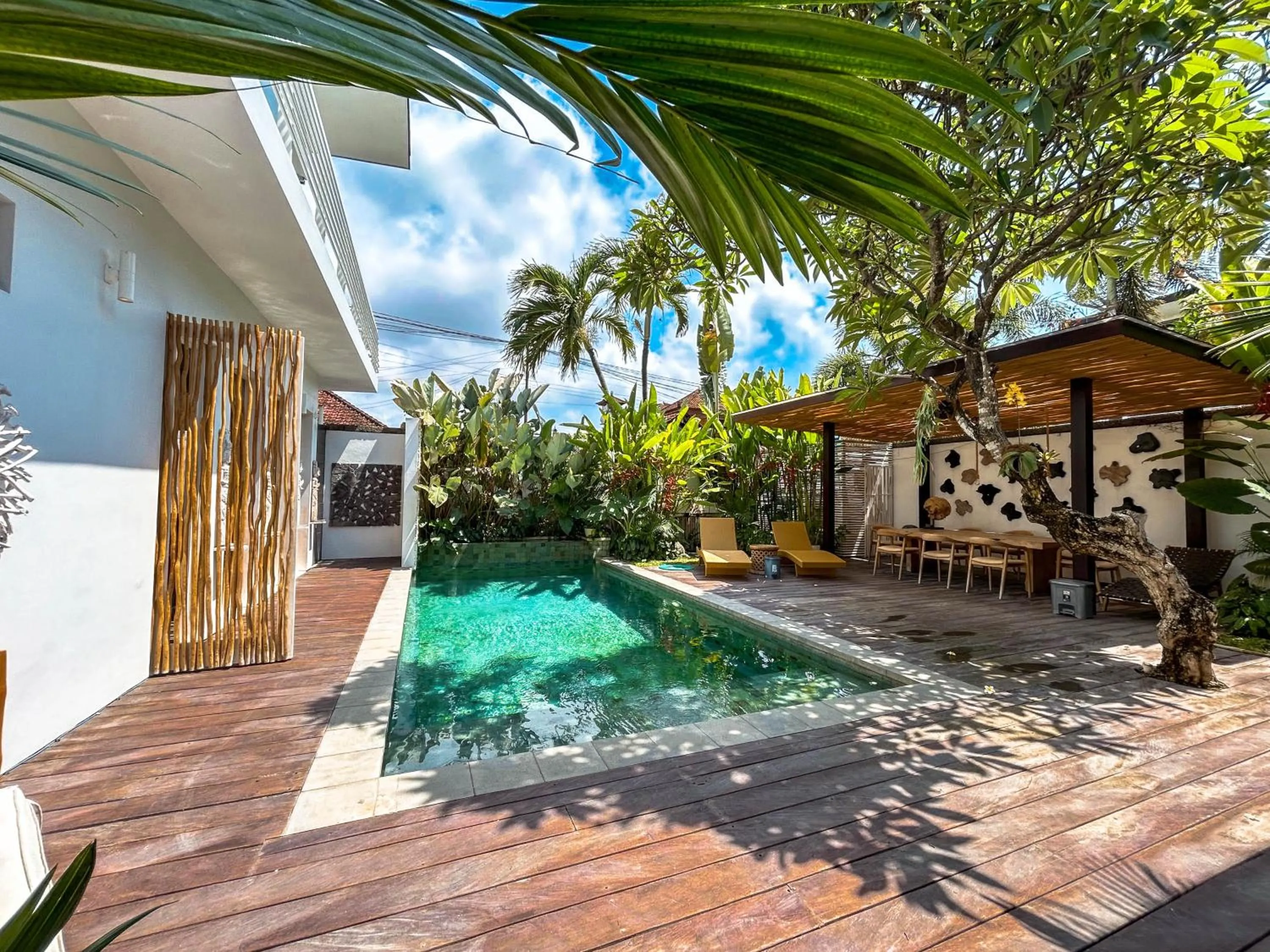 Swimming pool in The Suar Sanur by Nakula