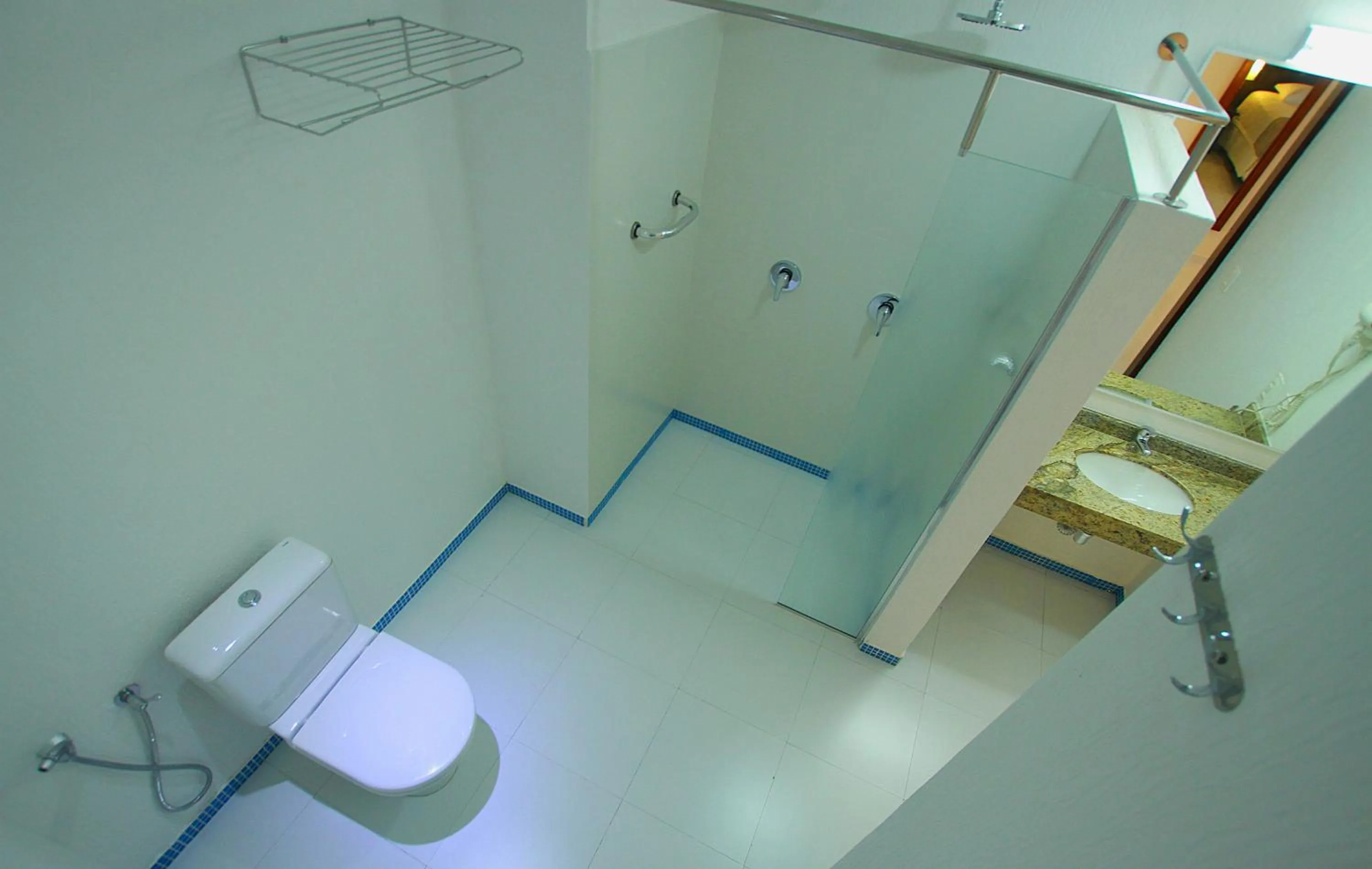 Shower in Hotel Bogari