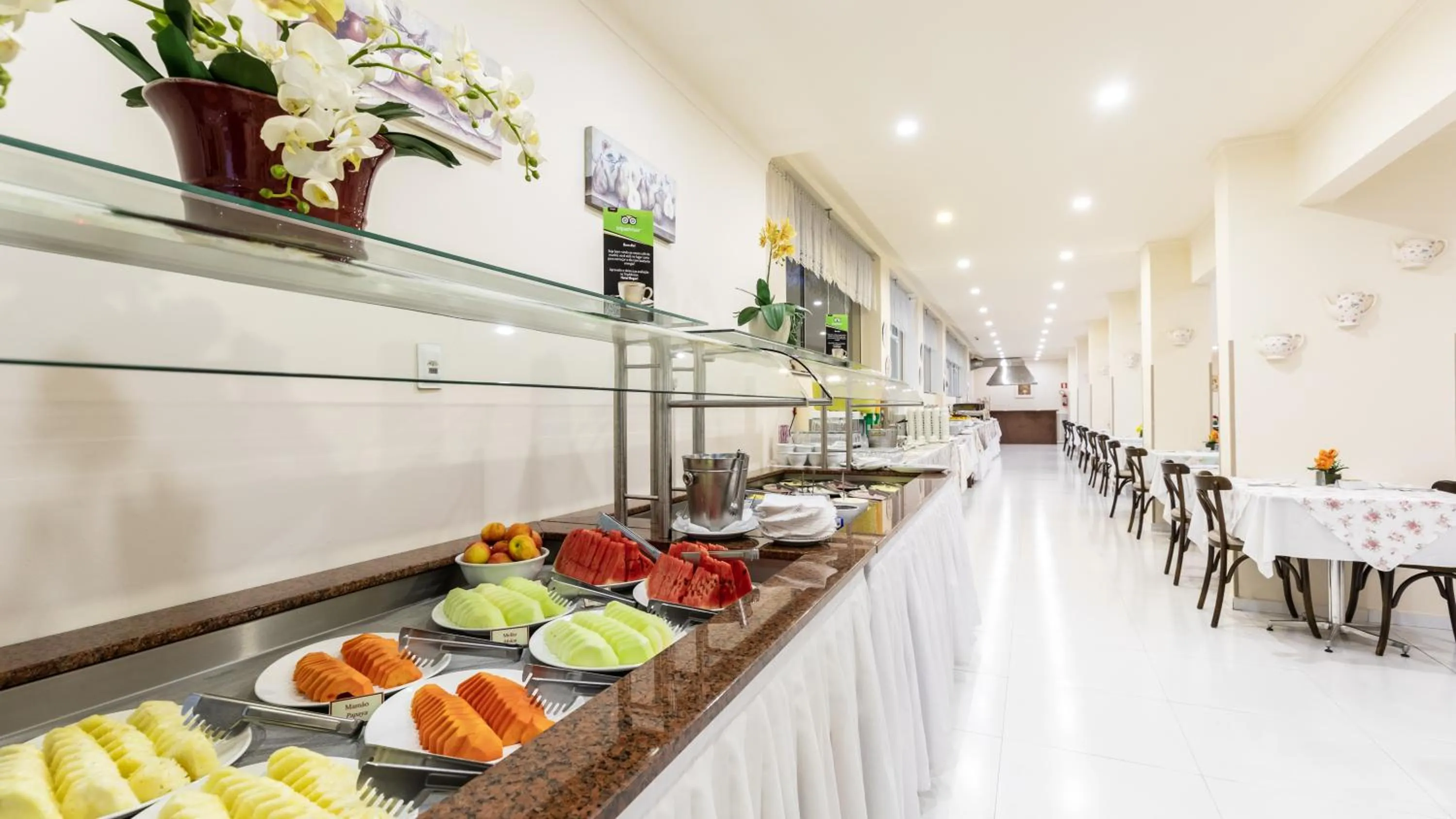 Food and drinks in Hotel Bogari