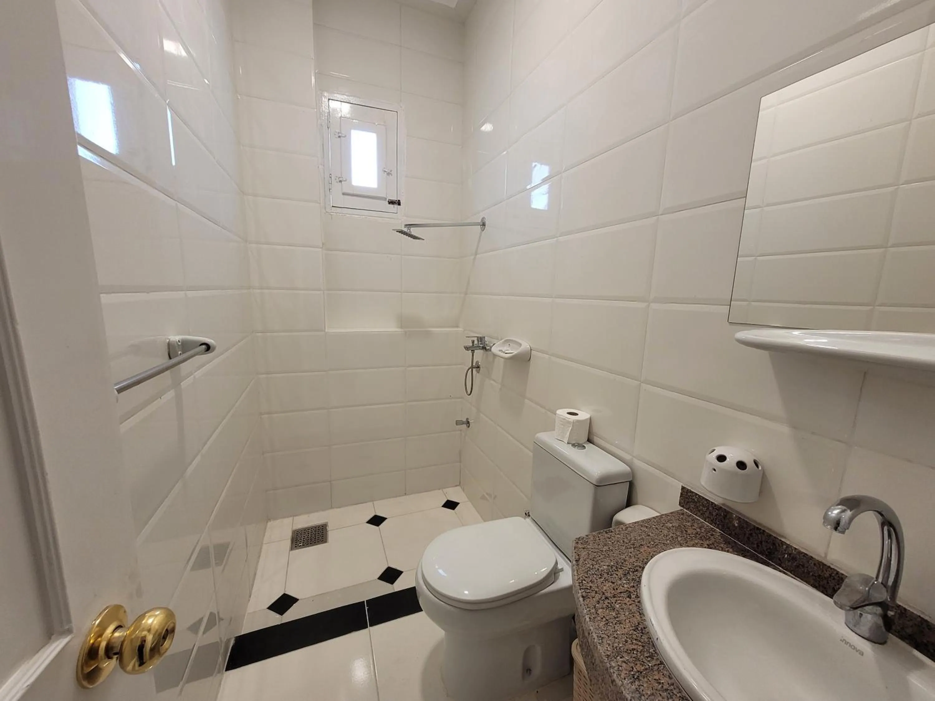 Shower in Sharqotel Luxor