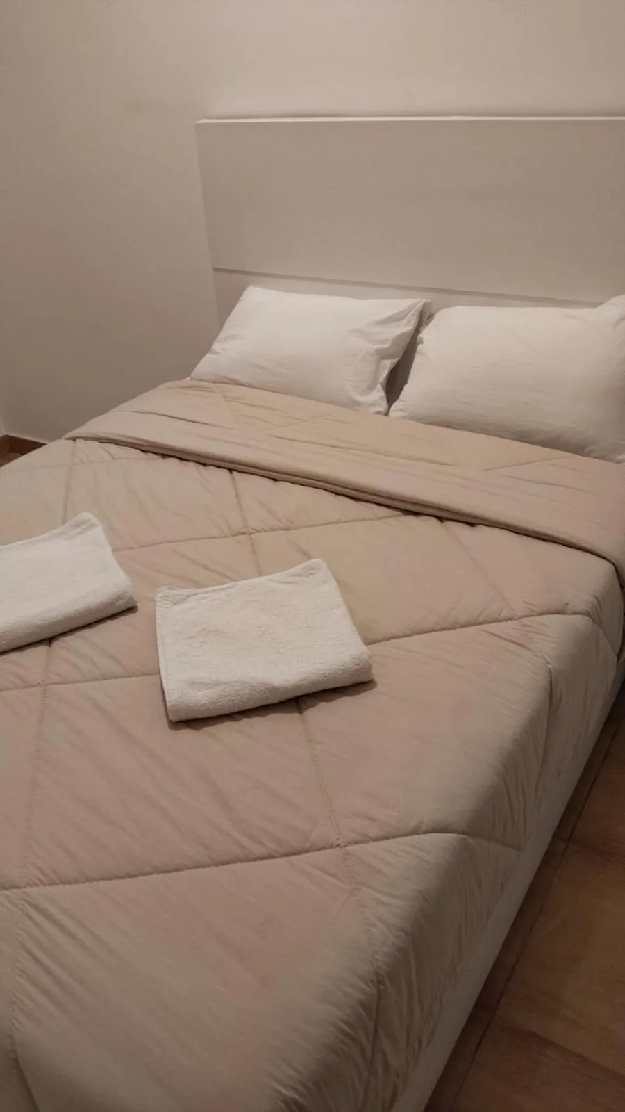 Bed in Sharqotel Luxor