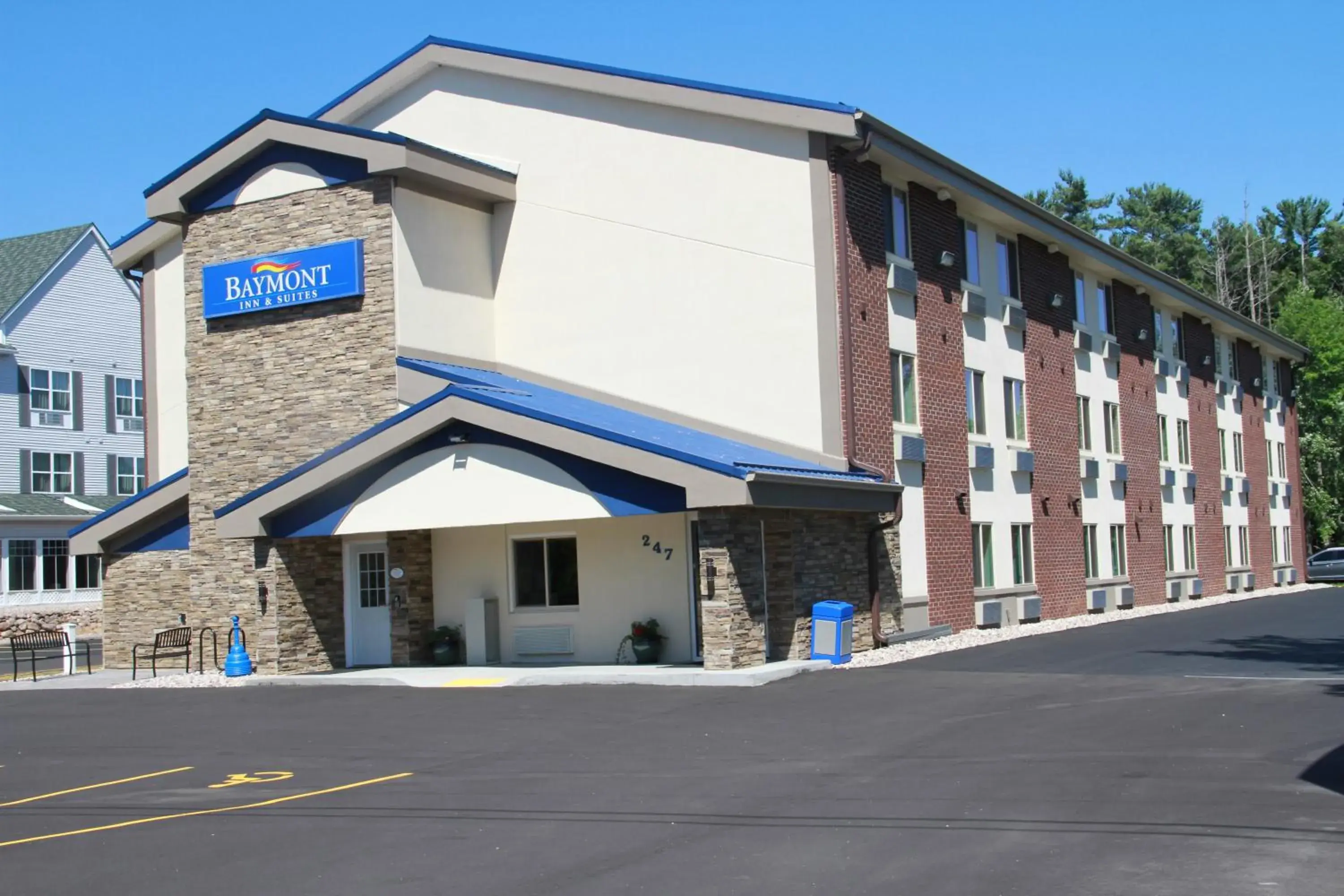 Facade/entrance in Baymont by Wyndham Stevens Point Facade/entrance in Baymont by Wyndham Stevens Point