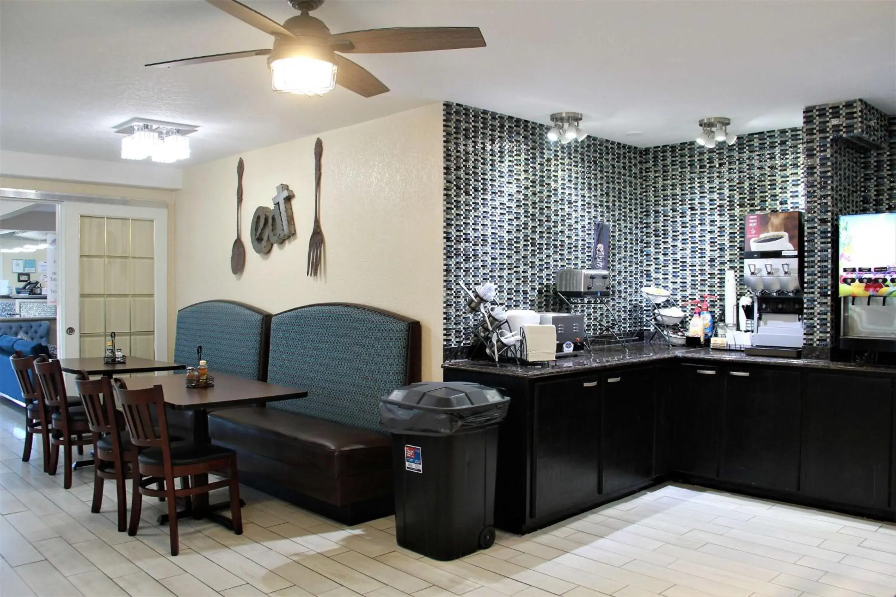 Restaurant/places to eat in Baymont by Wyndham Stevens Point Restaurant/places to eat in Baymont by Wyndham Stevens Point