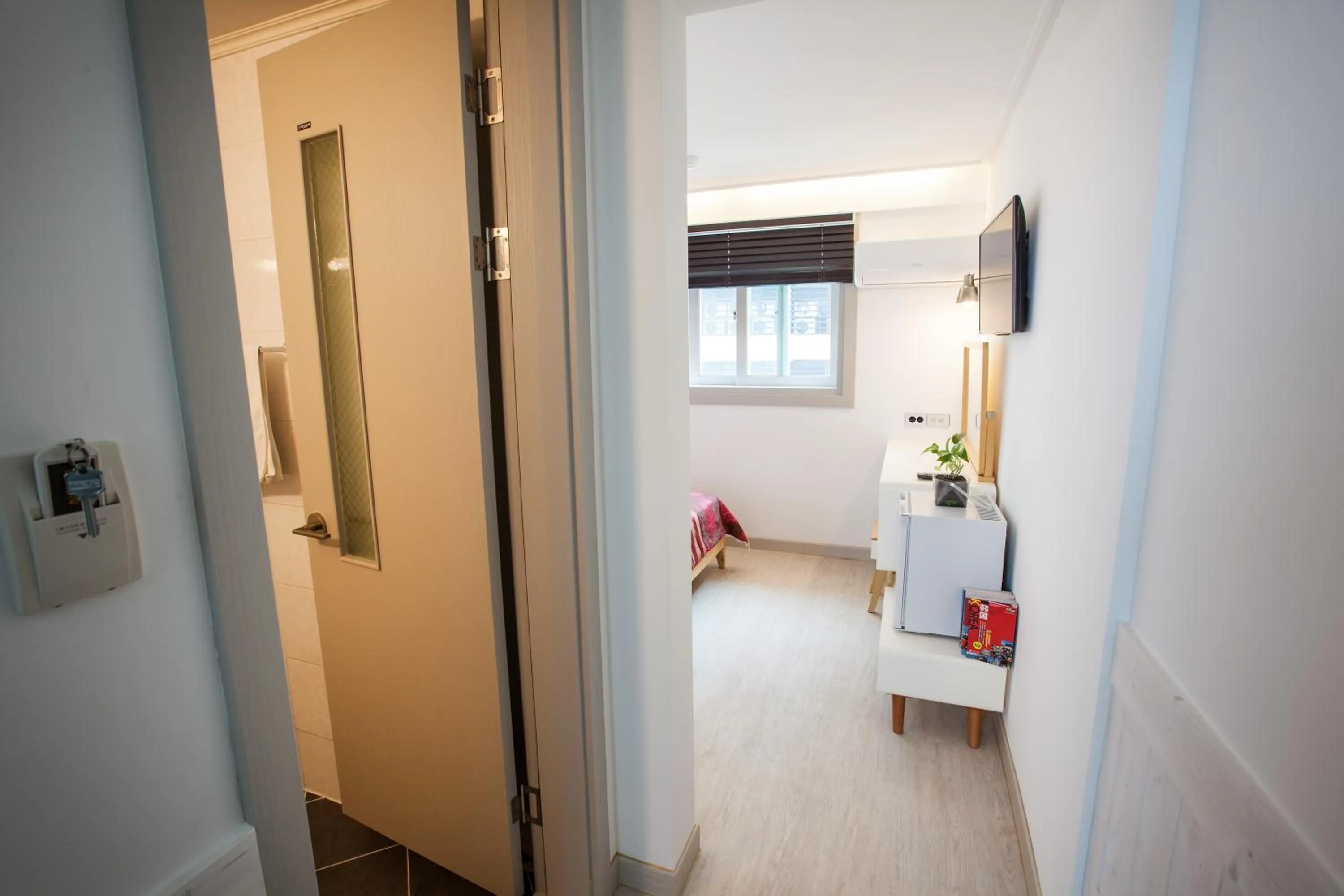 Bedroom, Bed in Petercat Hotel Shinchon