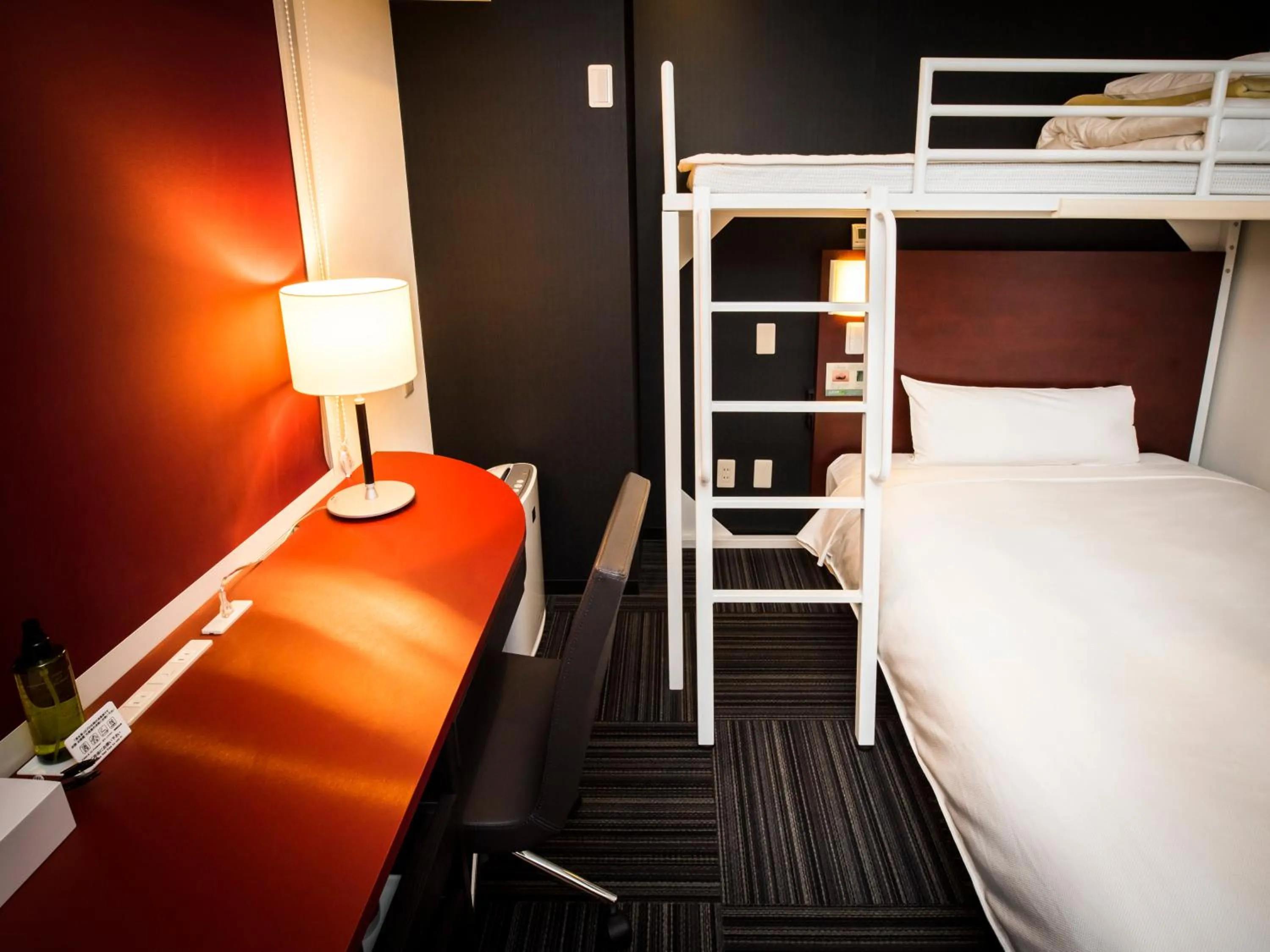 Bed in SUPER HOTEL Tokyo Akabane Station Higashiguchi Ichibangai