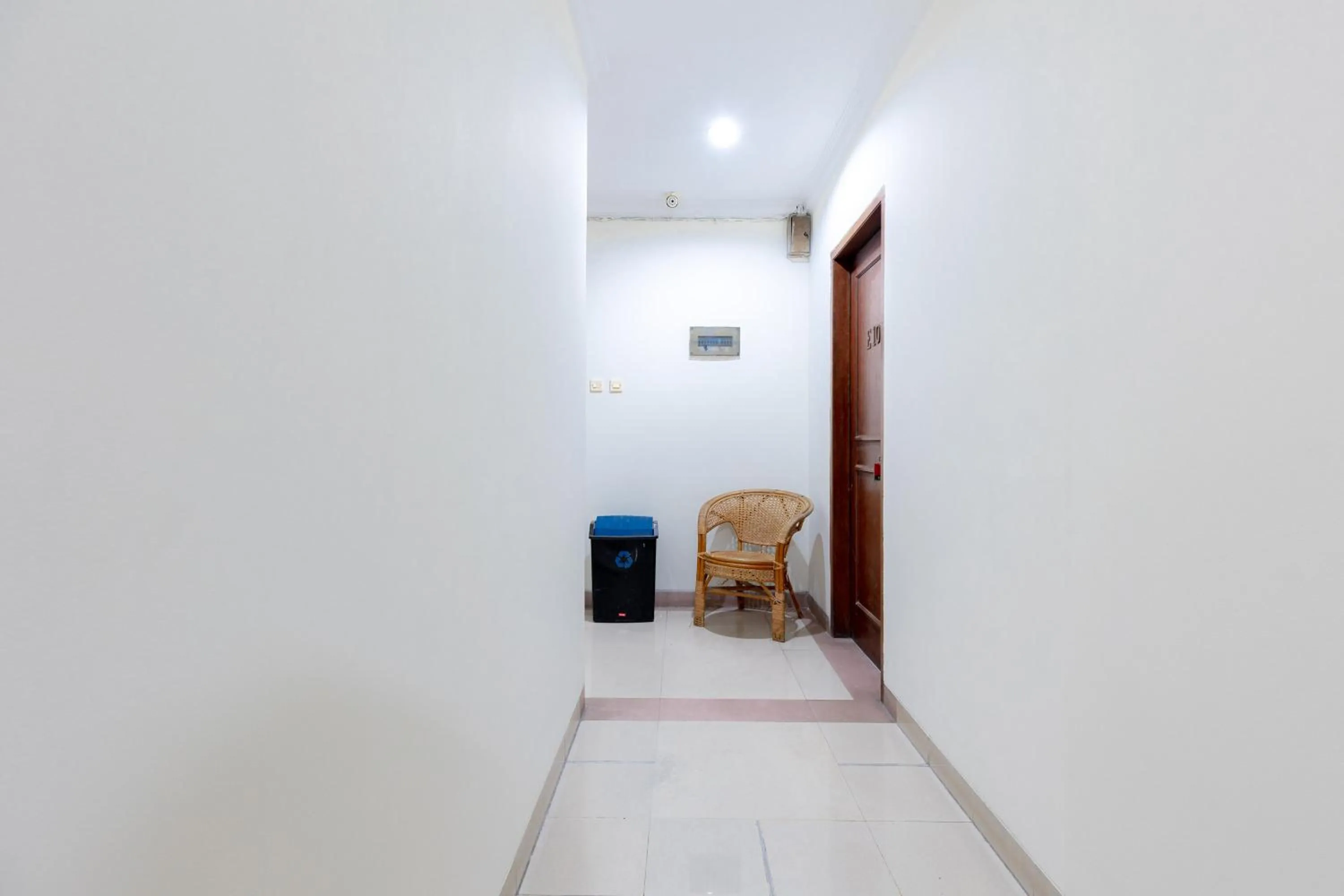 Seating area in Urbanview Hotel Mitra near Grand Indonesia