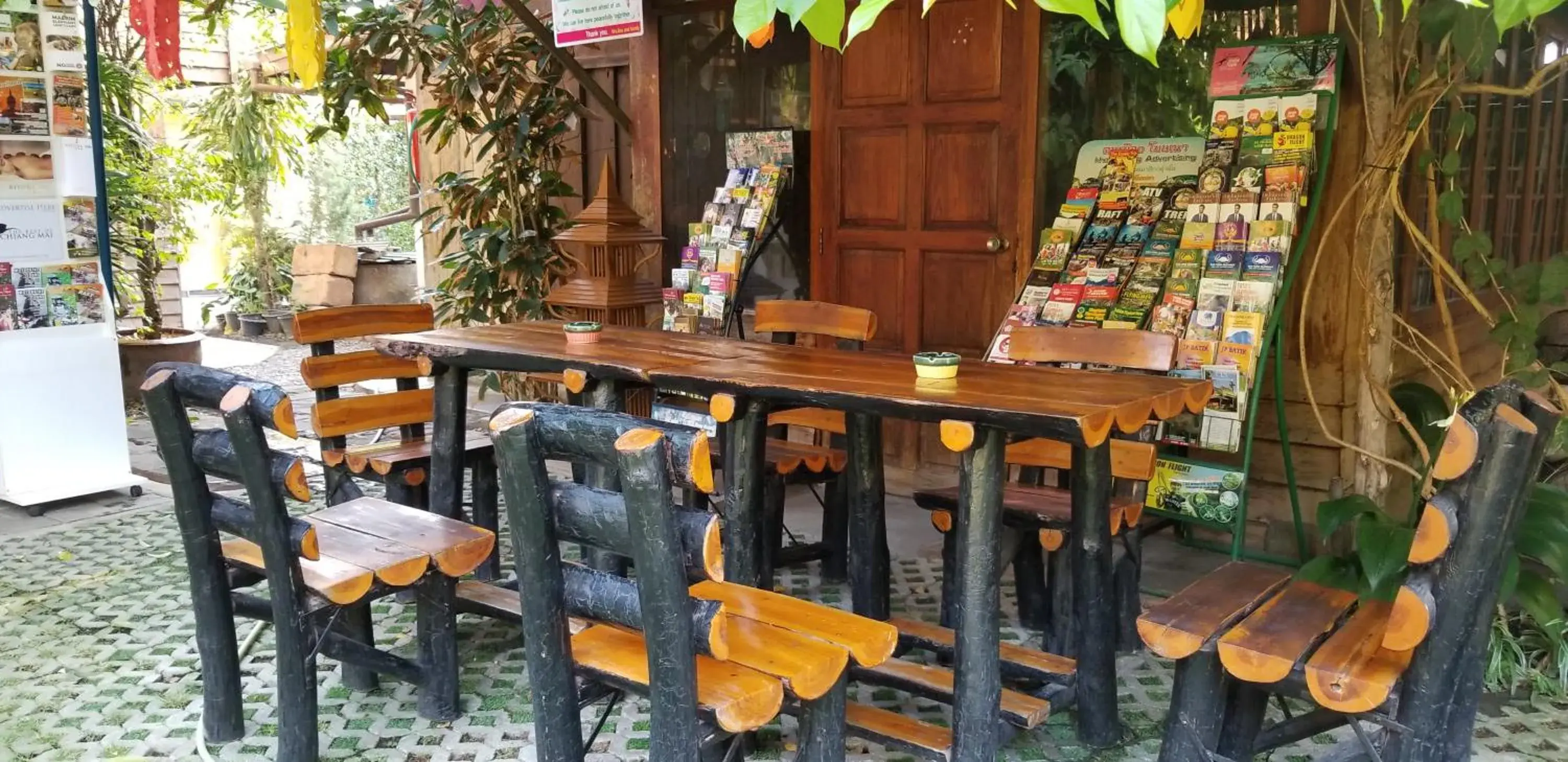 Restaurant/places to eat in Siriwan Hostel Restaurant/places to eat in Siriwan Hostel