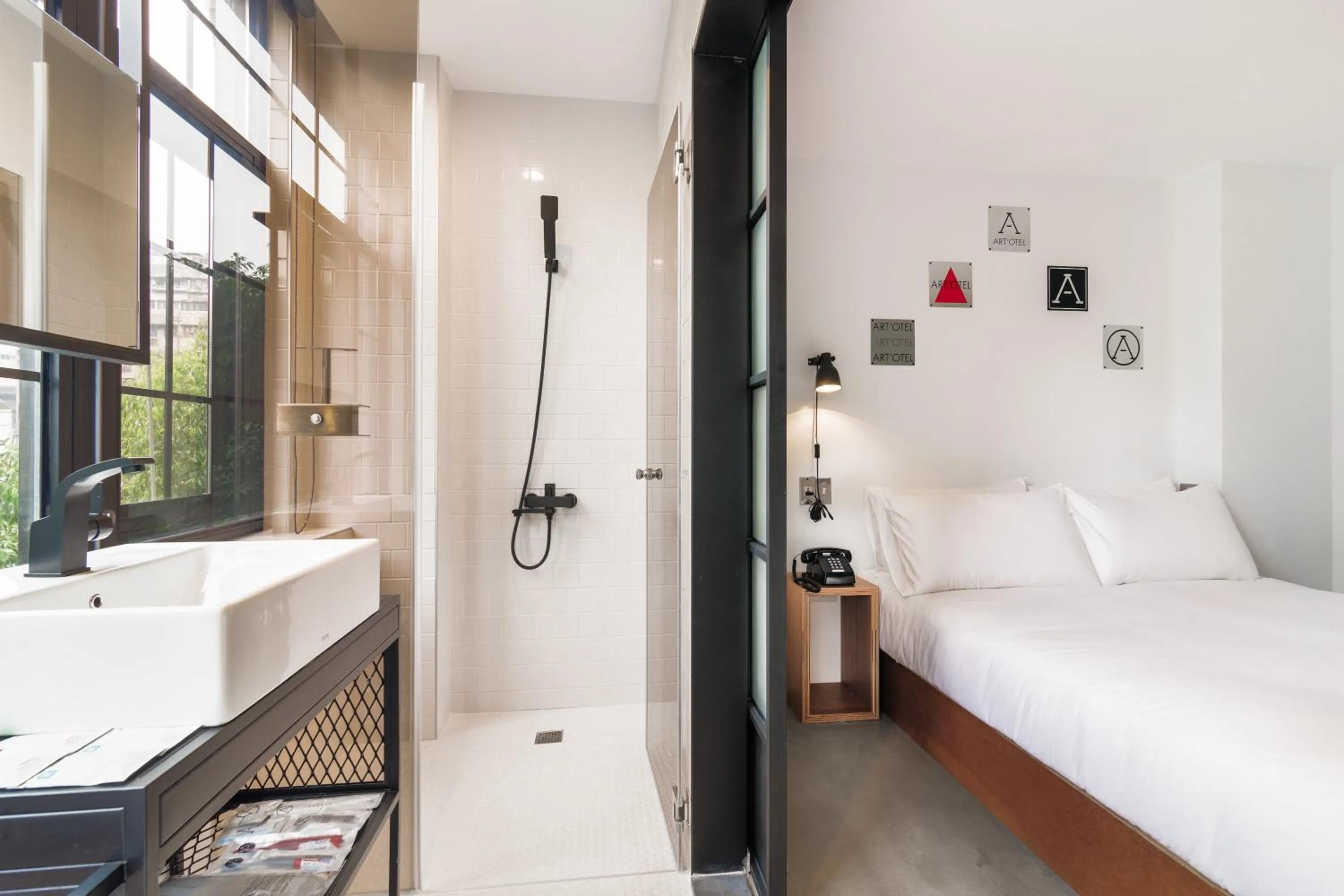 Shower, Bed in ART'OTEL Ximending TAIPEI