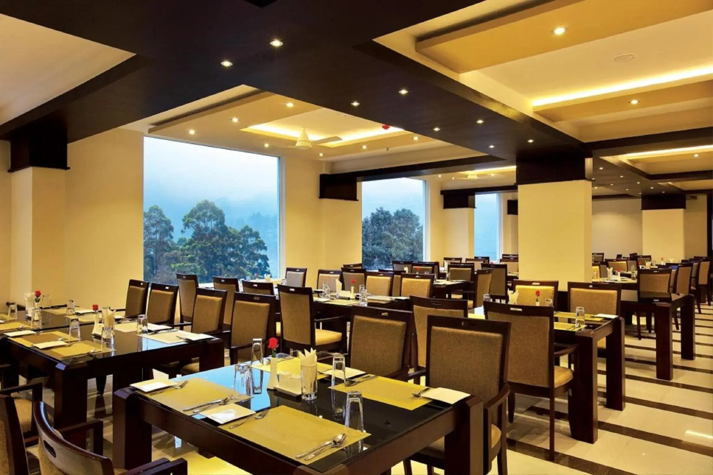 Restaurant/places to eat in Gokulam Park Munnar Restaurant/places to eat in Gokulam Park Munnar