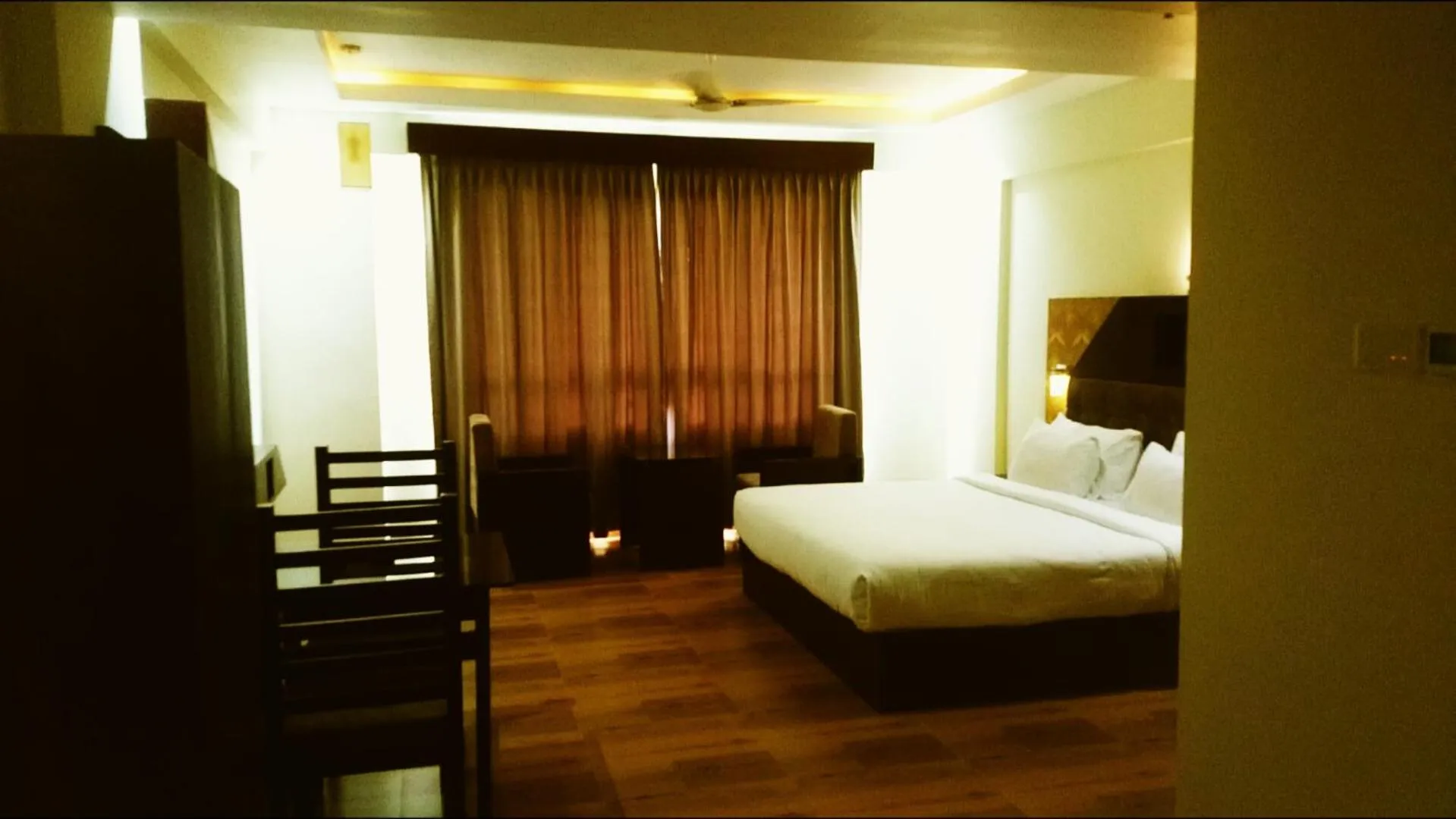 Bedroom, Bed in Gokulam Park Munnar