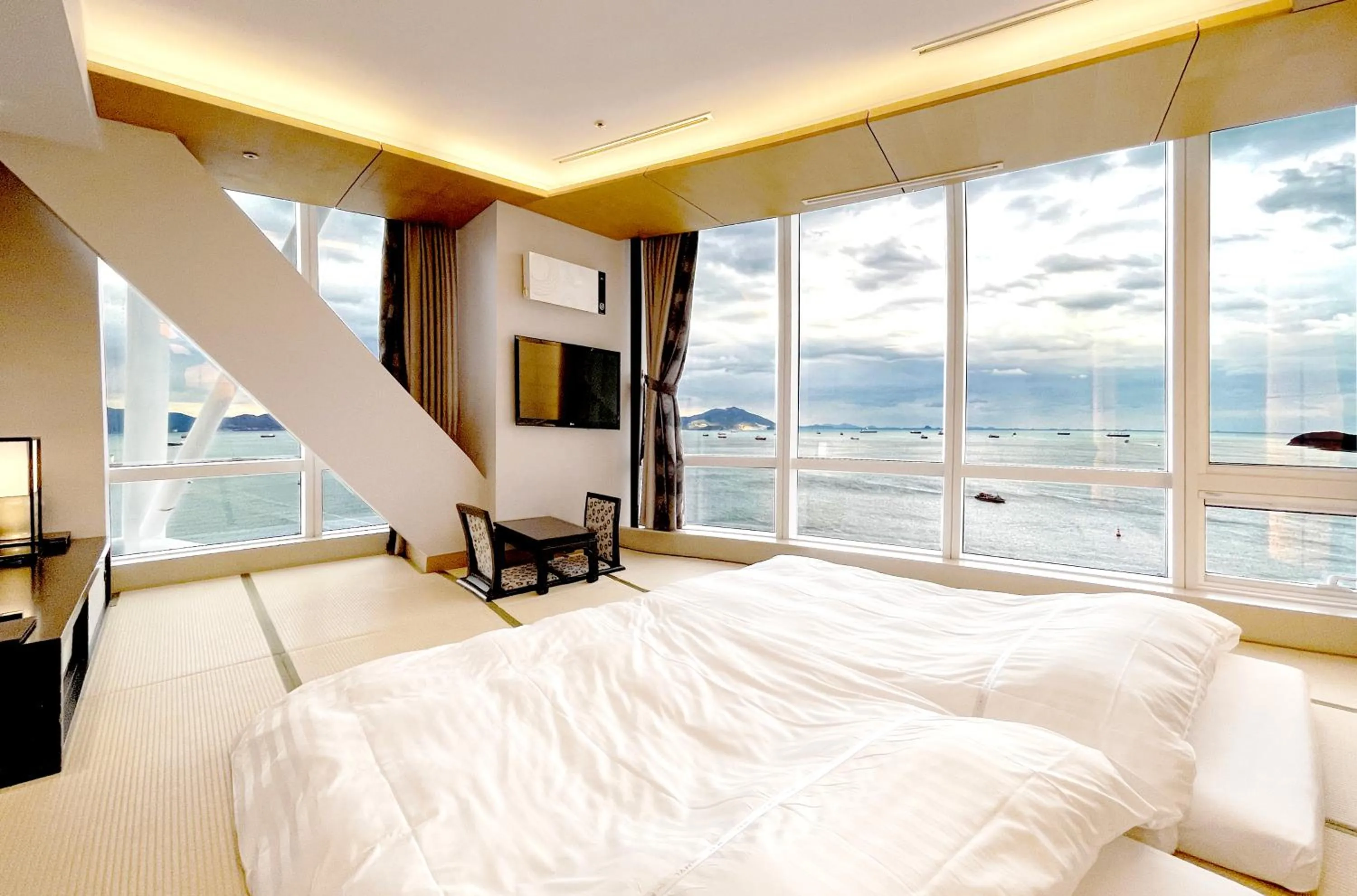Bed in Sono Calm Yeosu