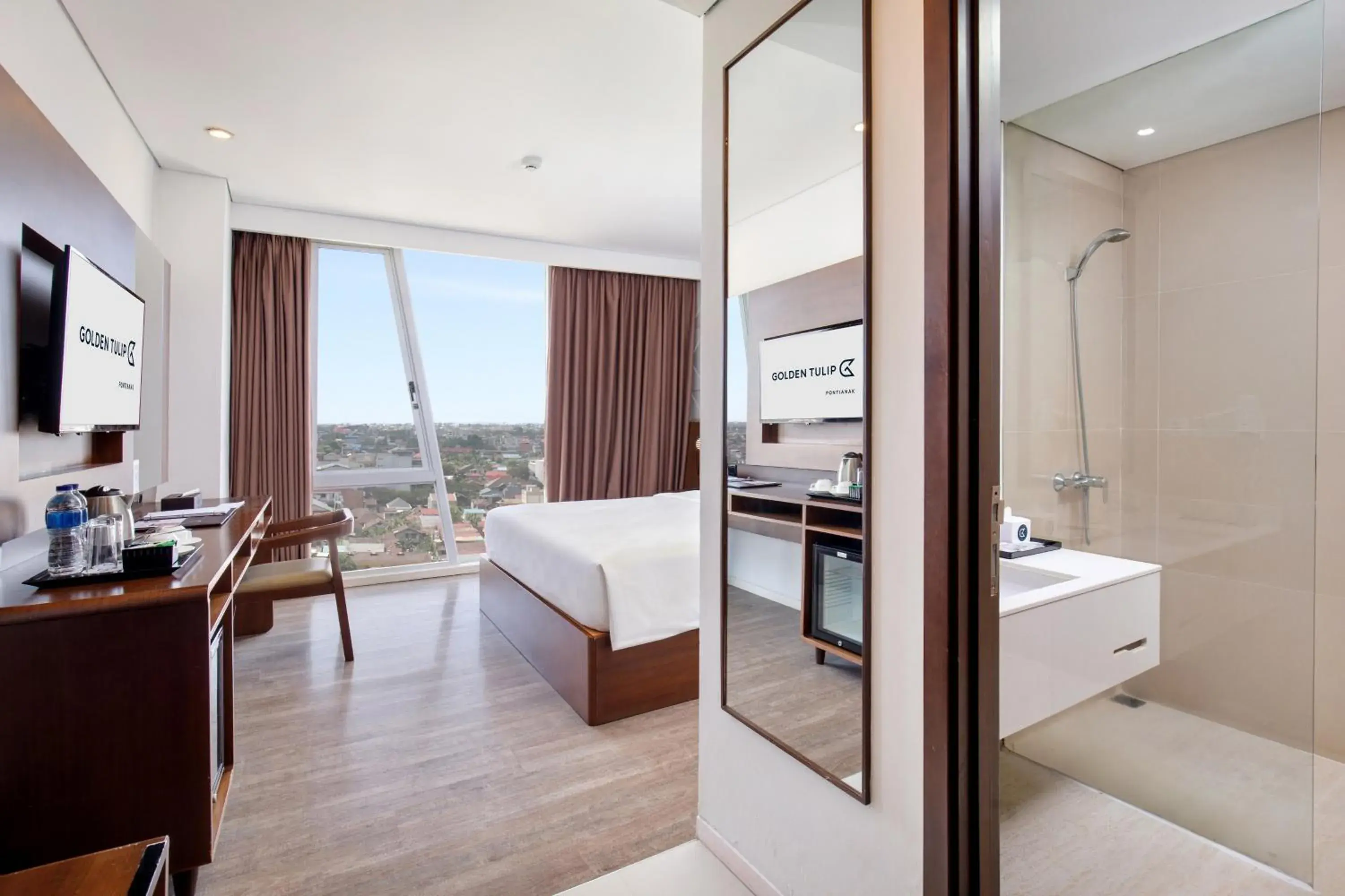 Superior Queen Room in Golden Tulip Pontianak Superior Queen Room in Golden Tulip Pontianak