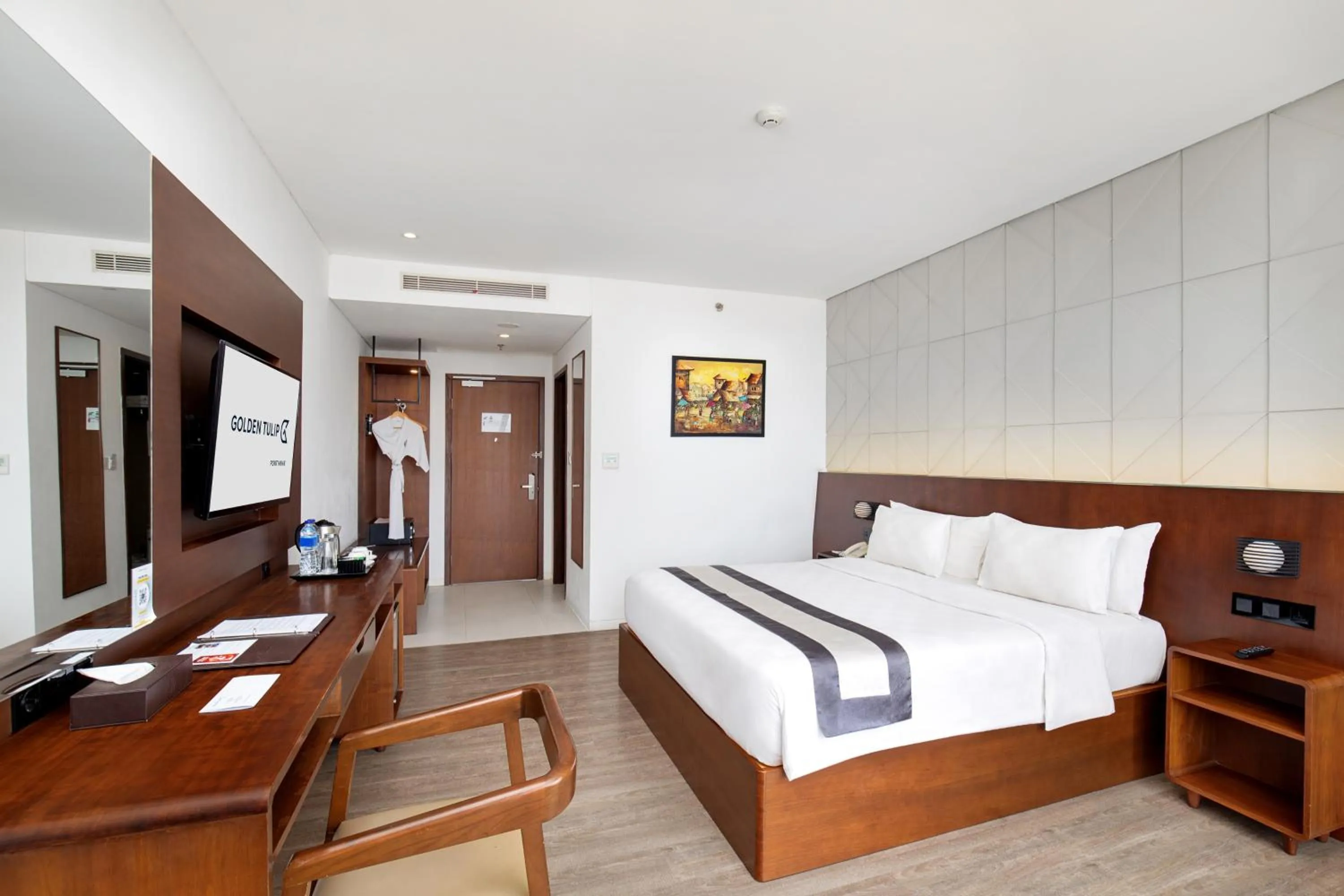 Bed in Golden Tulip Pontianak