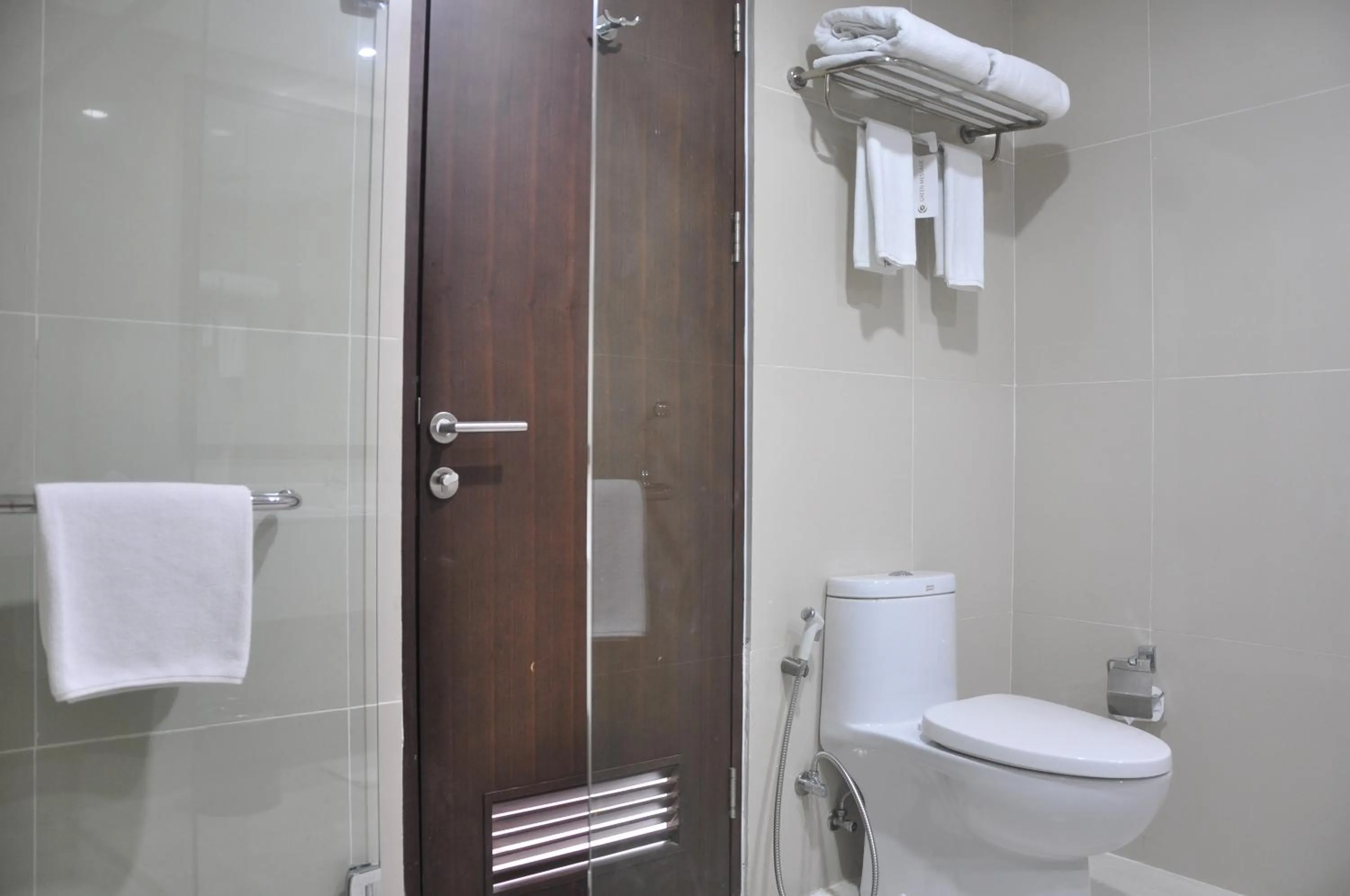 Bathroom in Golden Tulip Pontianak