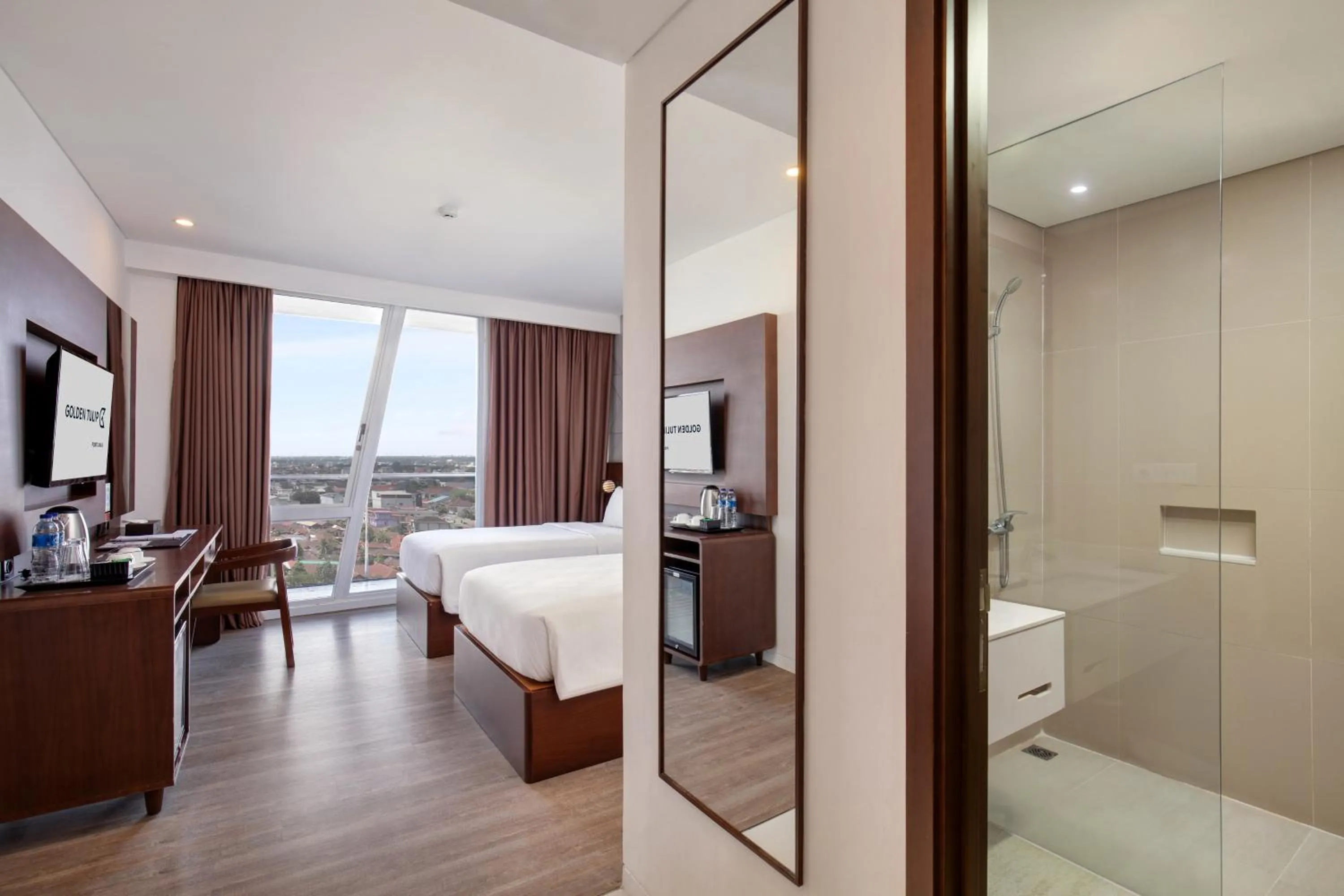 Toilet in Golden Tulip Pontianak