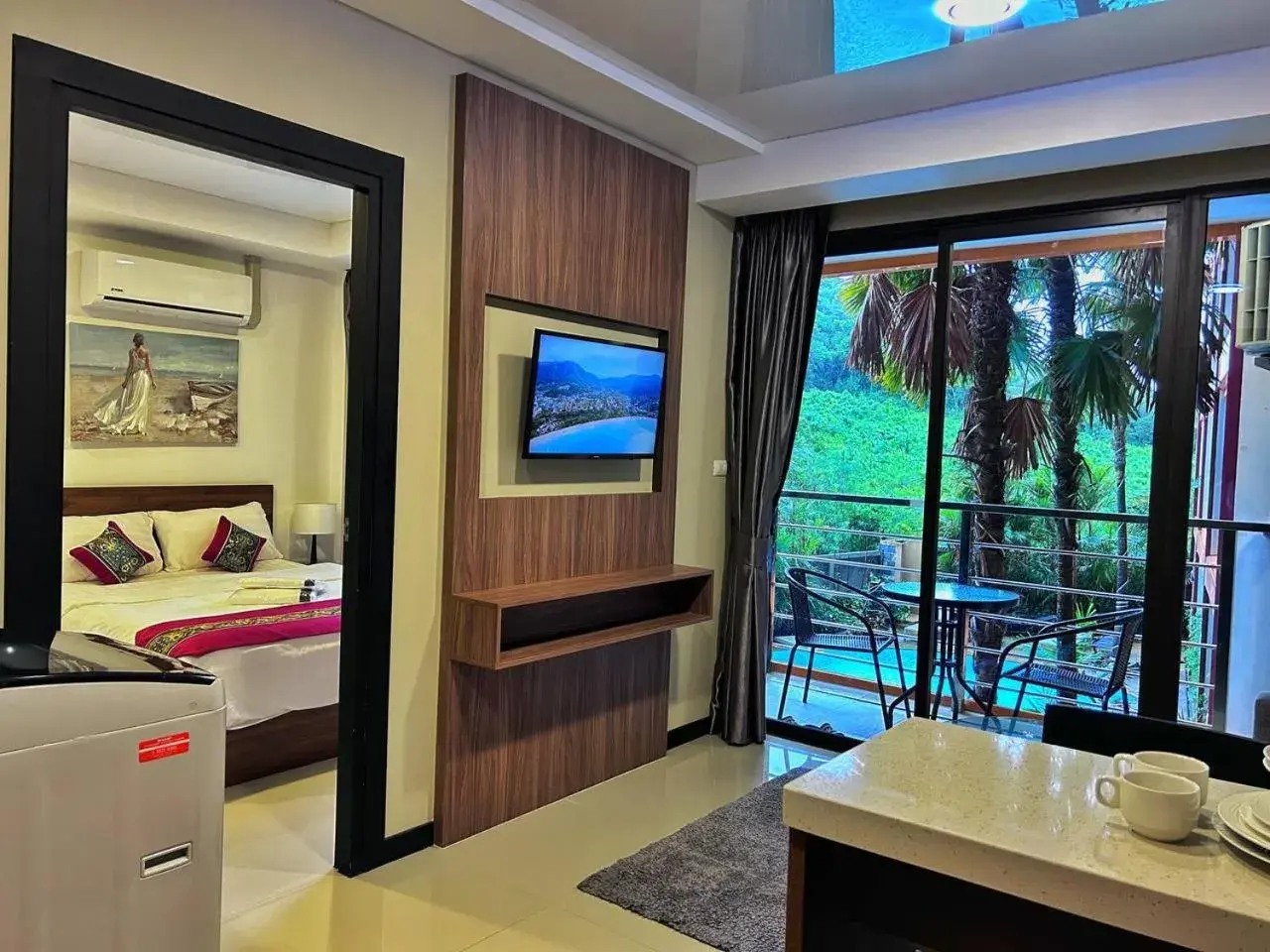 One-Bedroom Apartment in Nai Harn Condominium One-Bedroom Apartment in Nai Harn Condominium