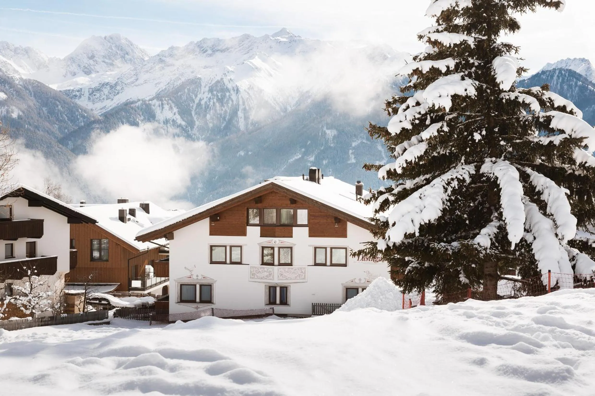 Property building in Lasinga